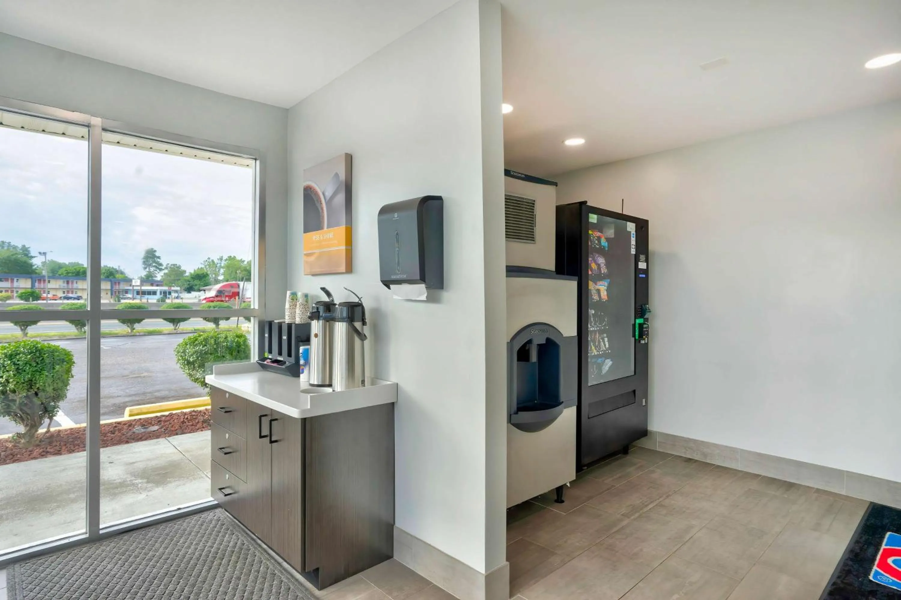 Property building in Motel 6-Lumberton, NC