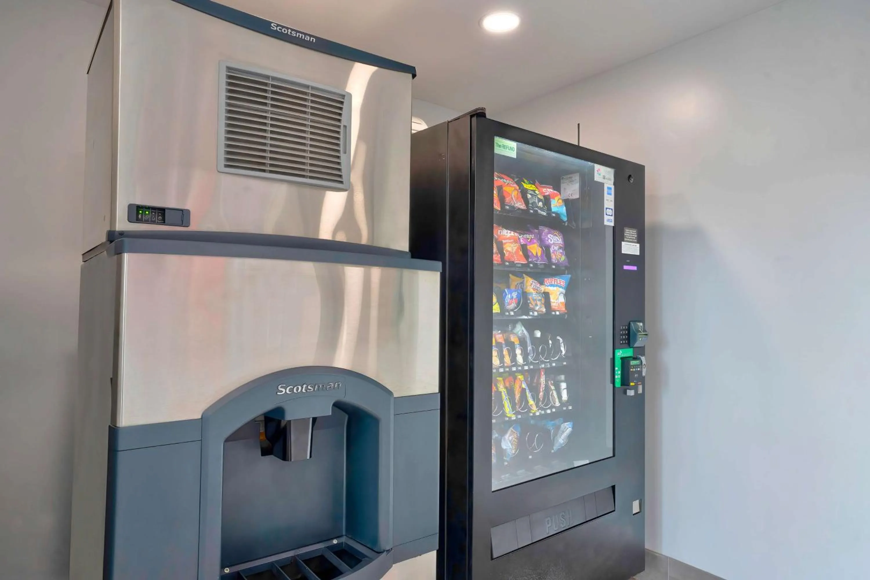 Property building in Motel 6-Lumberton, NC