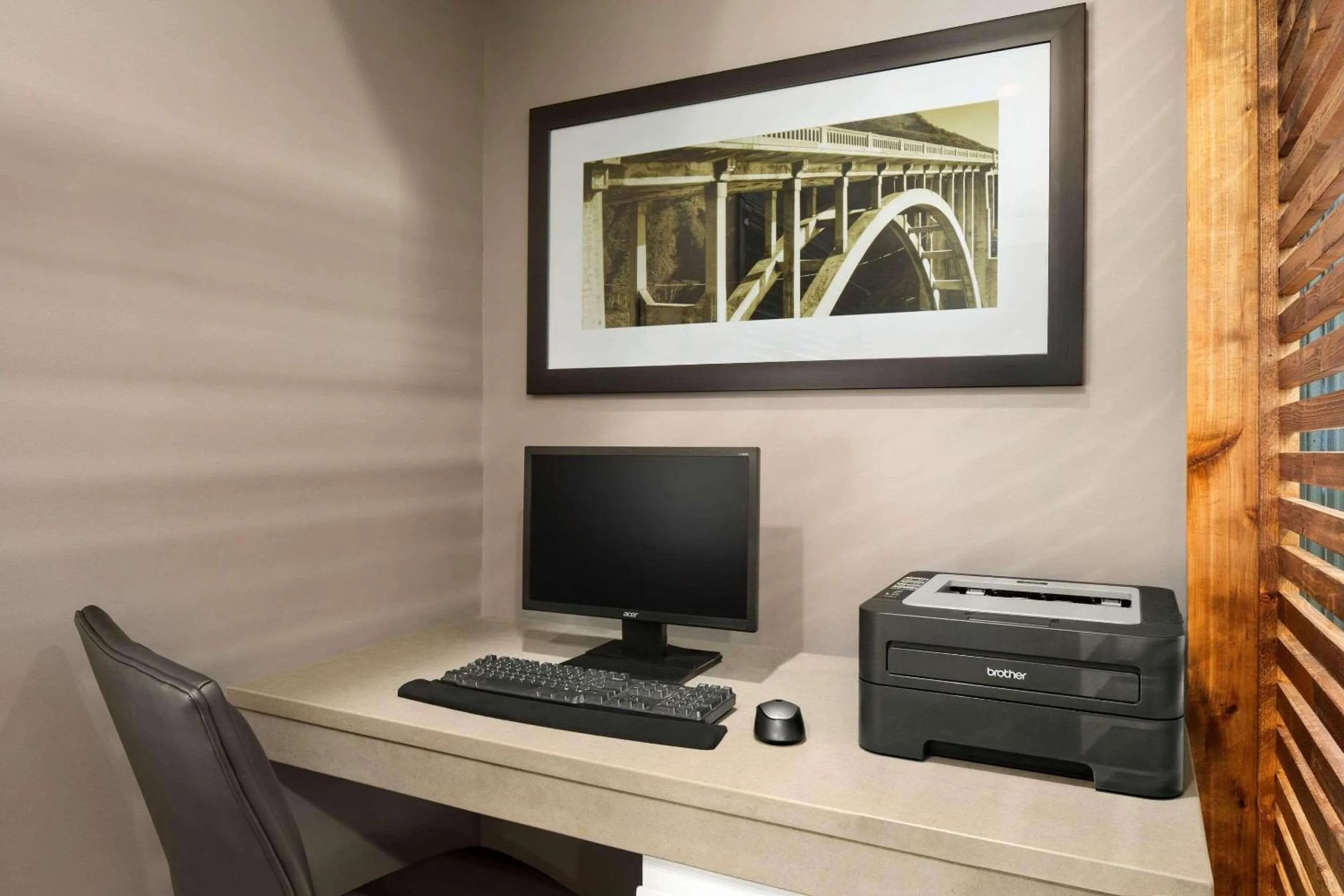 Business facilities in Country Inn & Suites by Radisson, Columbus Airport, OH