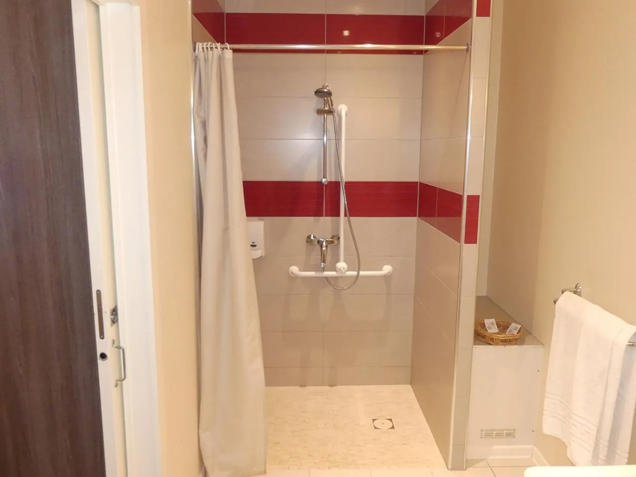 Hôtel Restaurant Aux Deux Roses