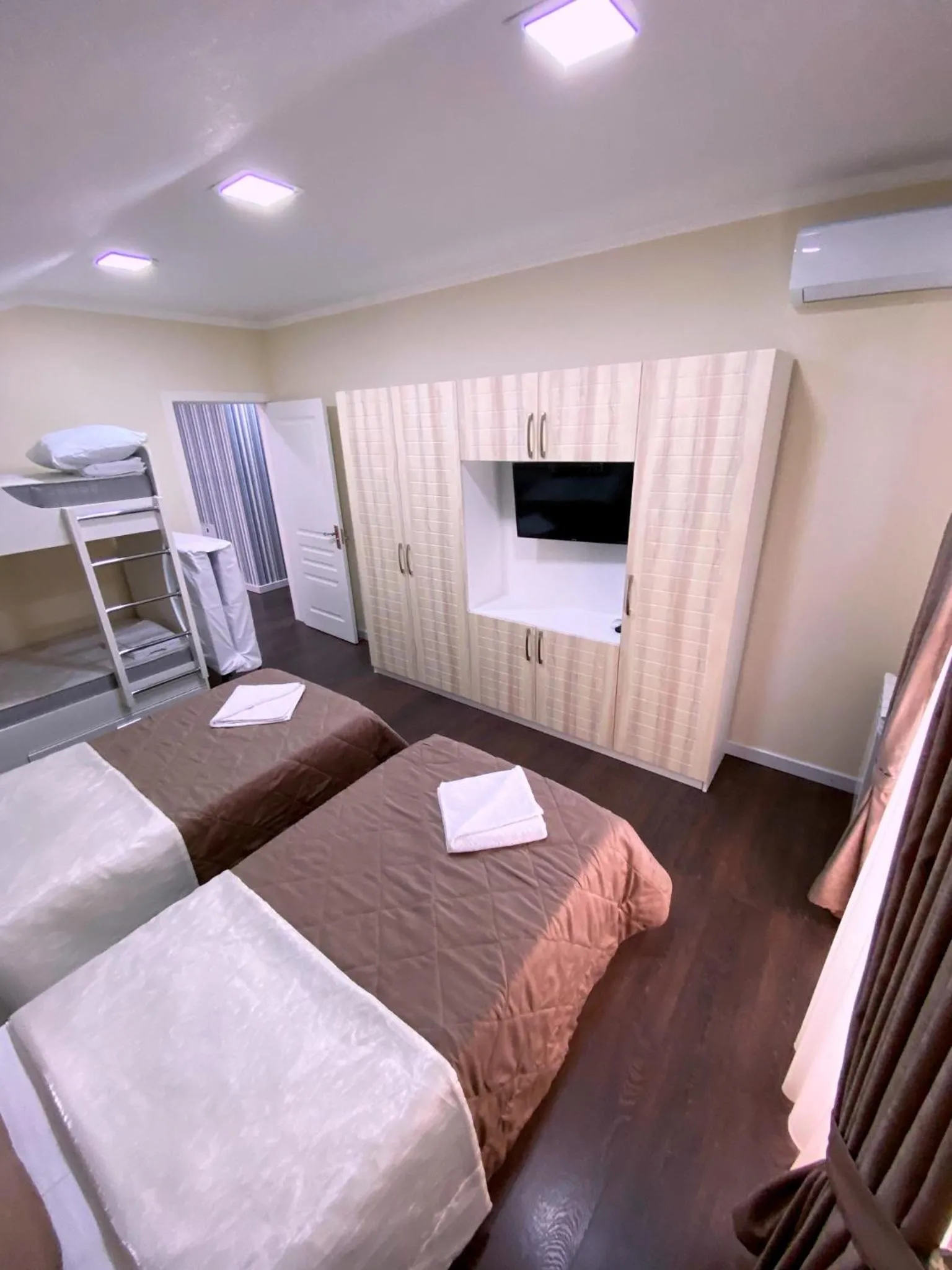 Property building, Bed in Qafqaz Fountain Villa