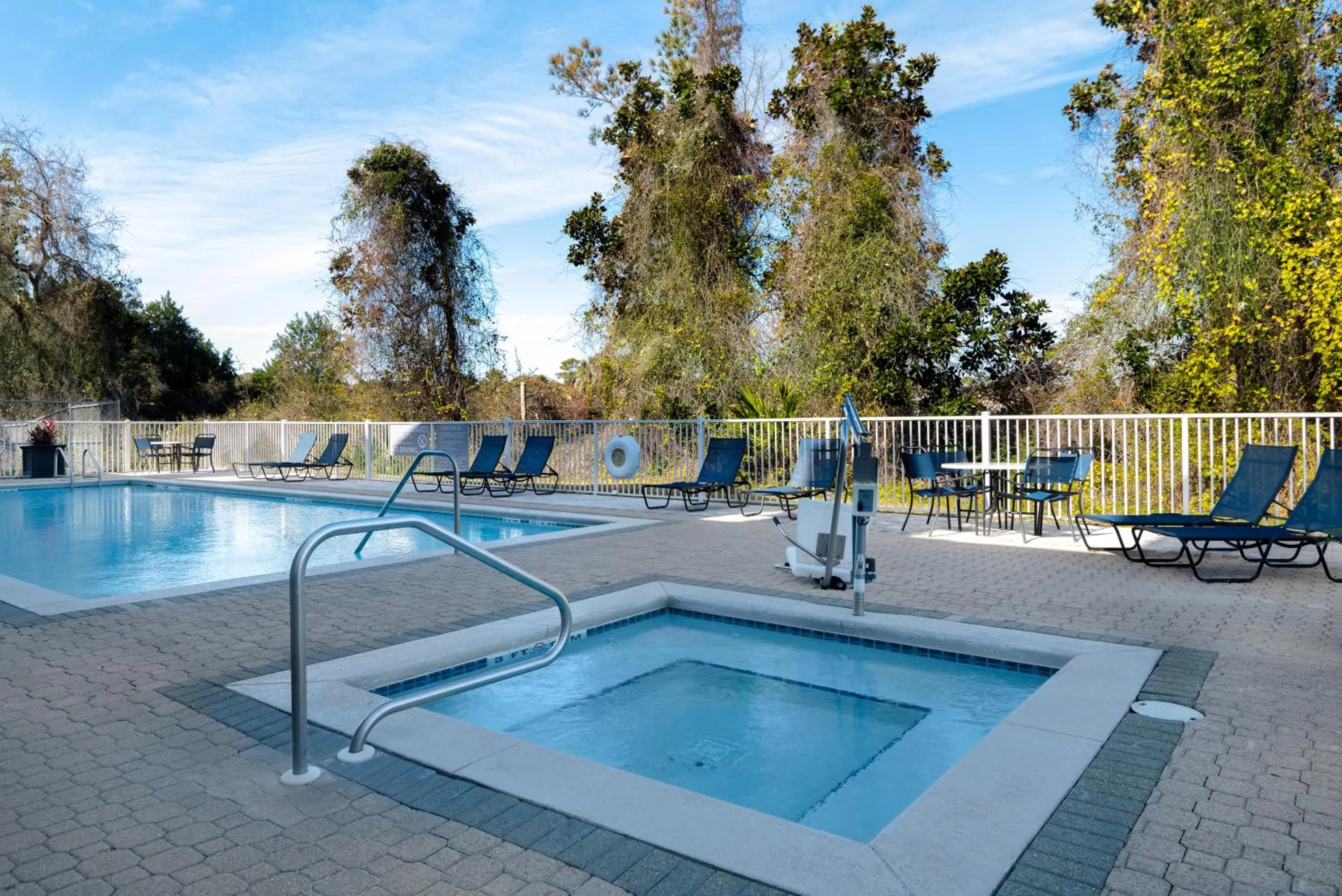 Pool view in Best Western Sugar Sands Inn & Suites