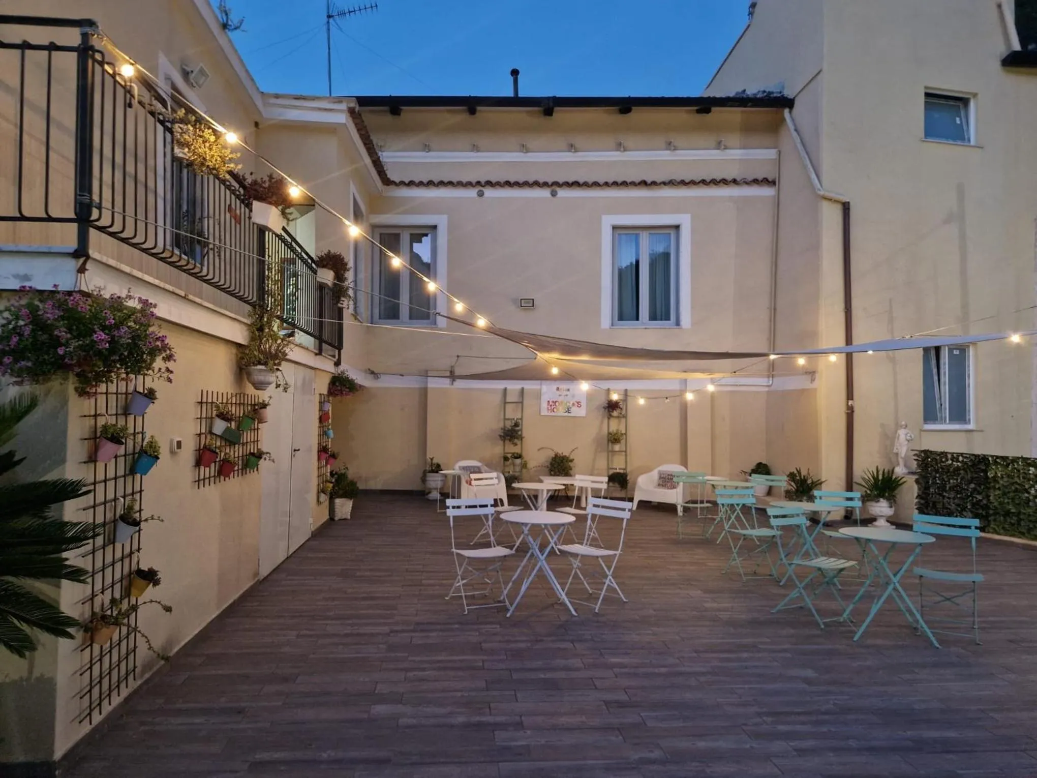 Patio in Mira Vietri