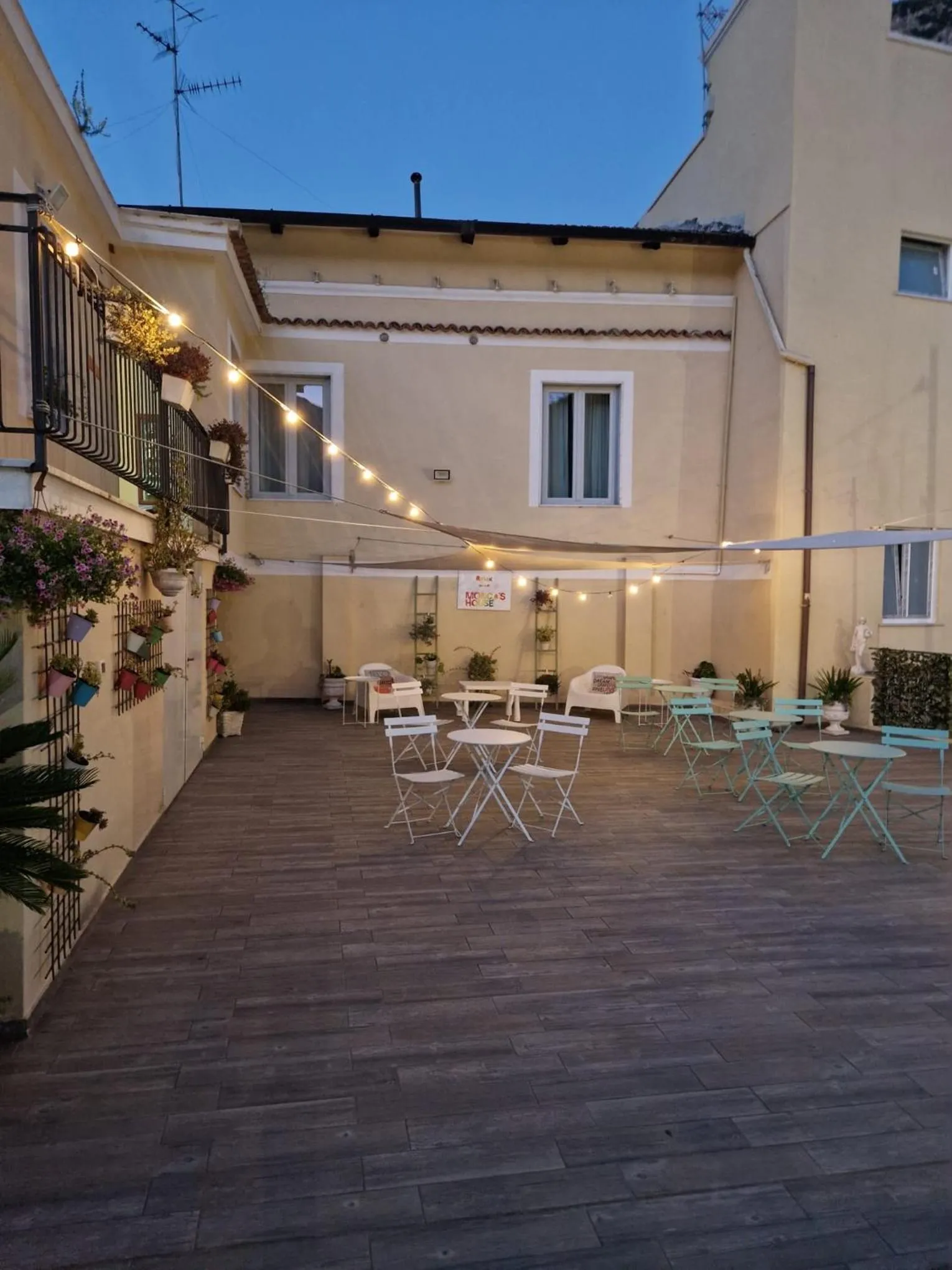 Patio in Mira Vietri
