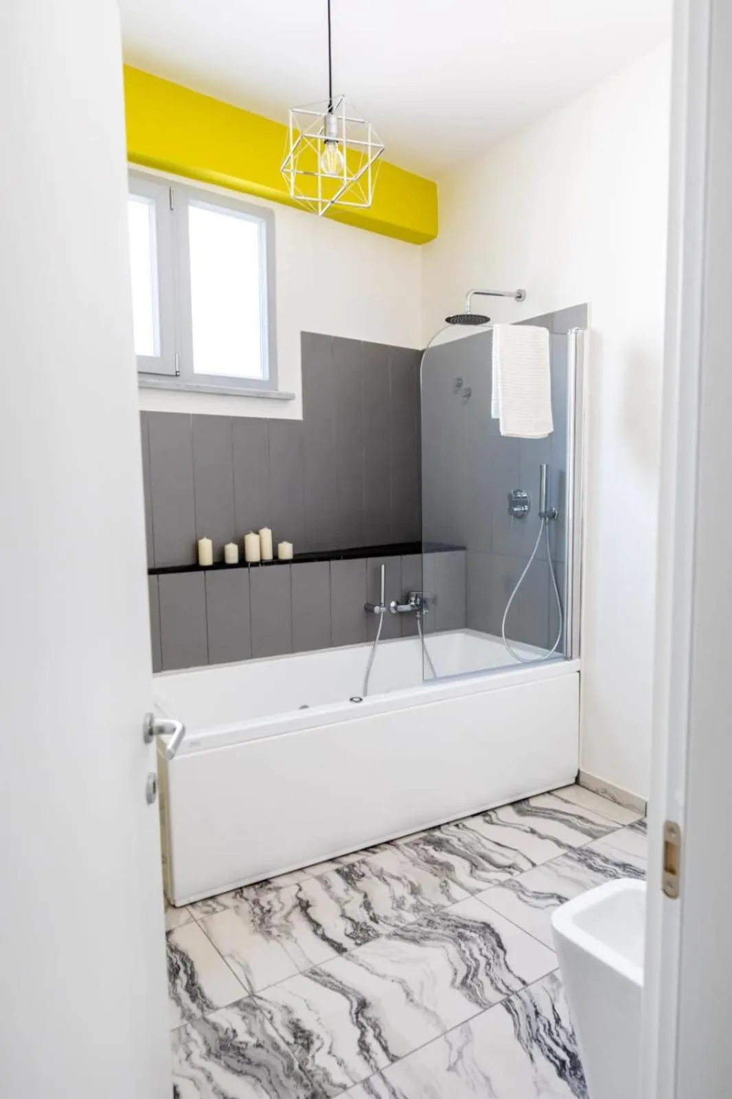 Hot Tub in Mira Vietri