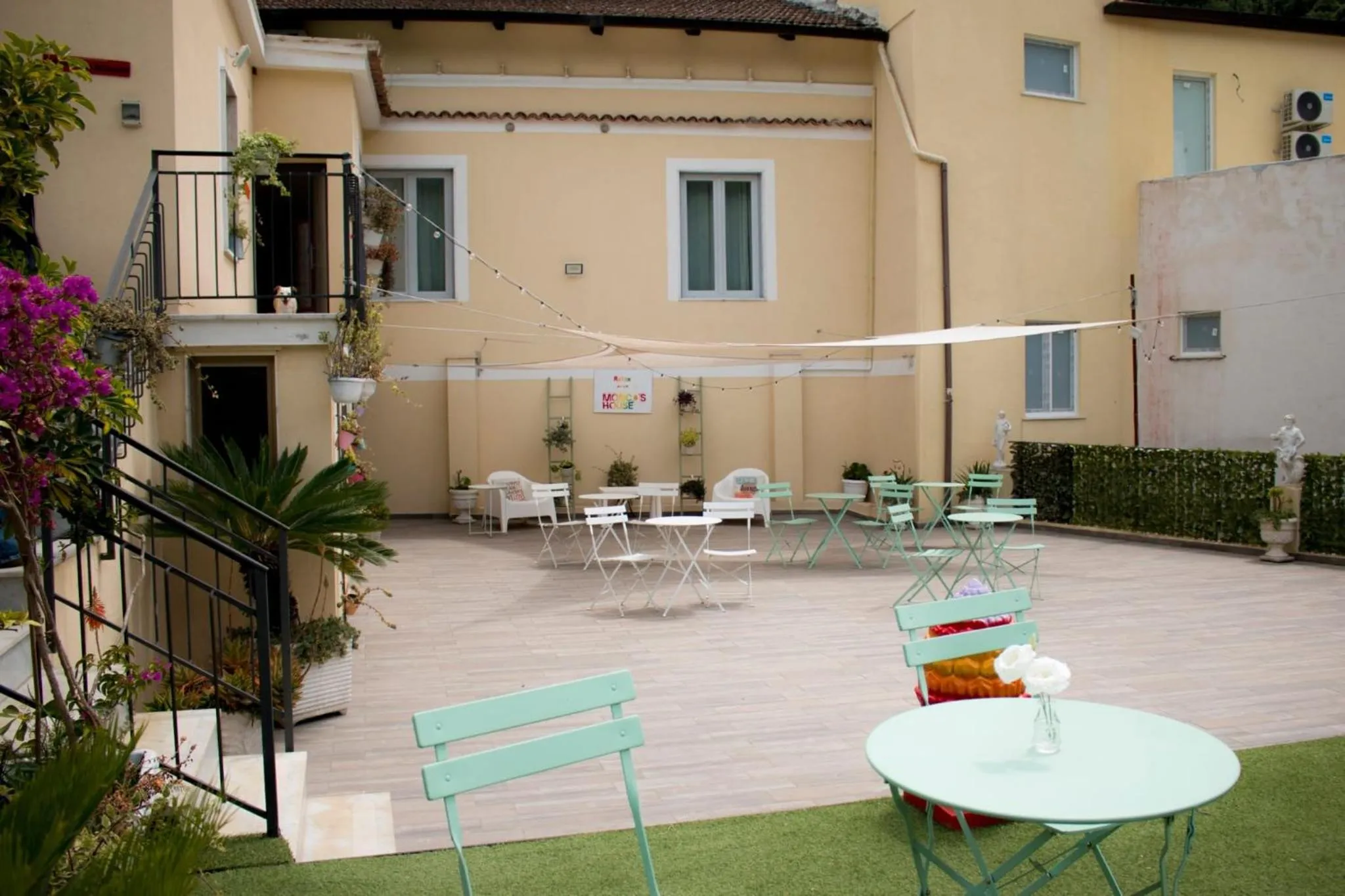 Patio in Mira Vietri