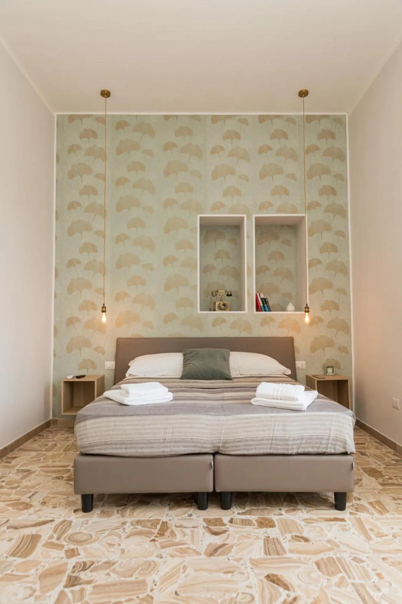 Bed in N'Art Suites - Napoli