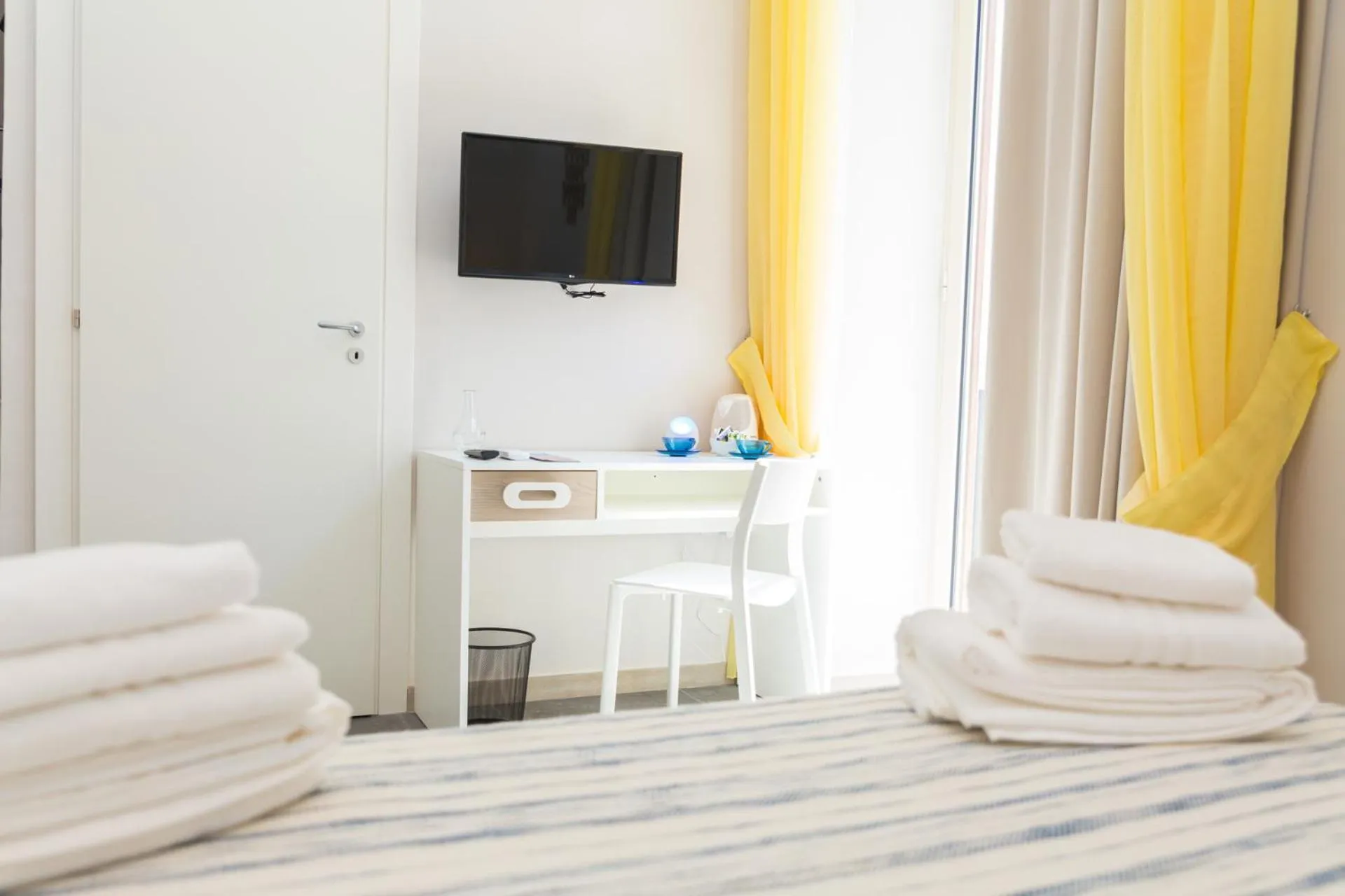 Bed in N'Art Suites - Napoli