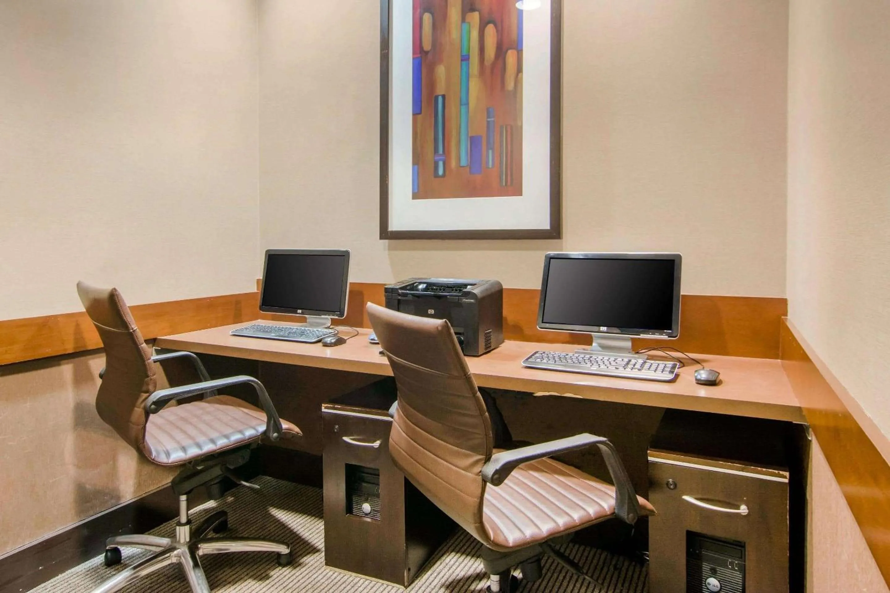 Business facilities in AmericInn by Wyndham Stonecrest near Atlanta