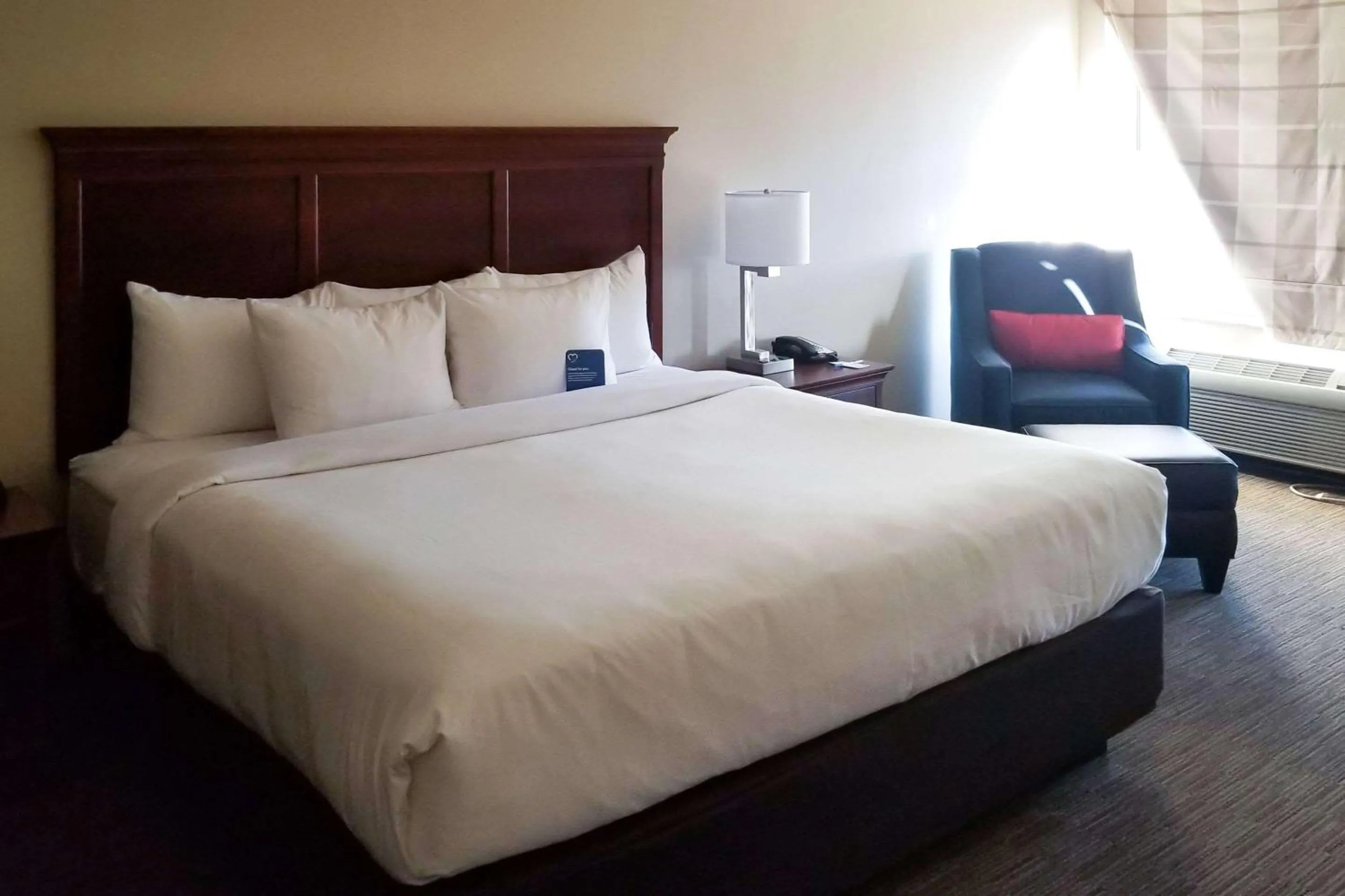 Bedroom, Bed in Comfort Inn & Suites Tempe Phoenix Sky Harbor Airport