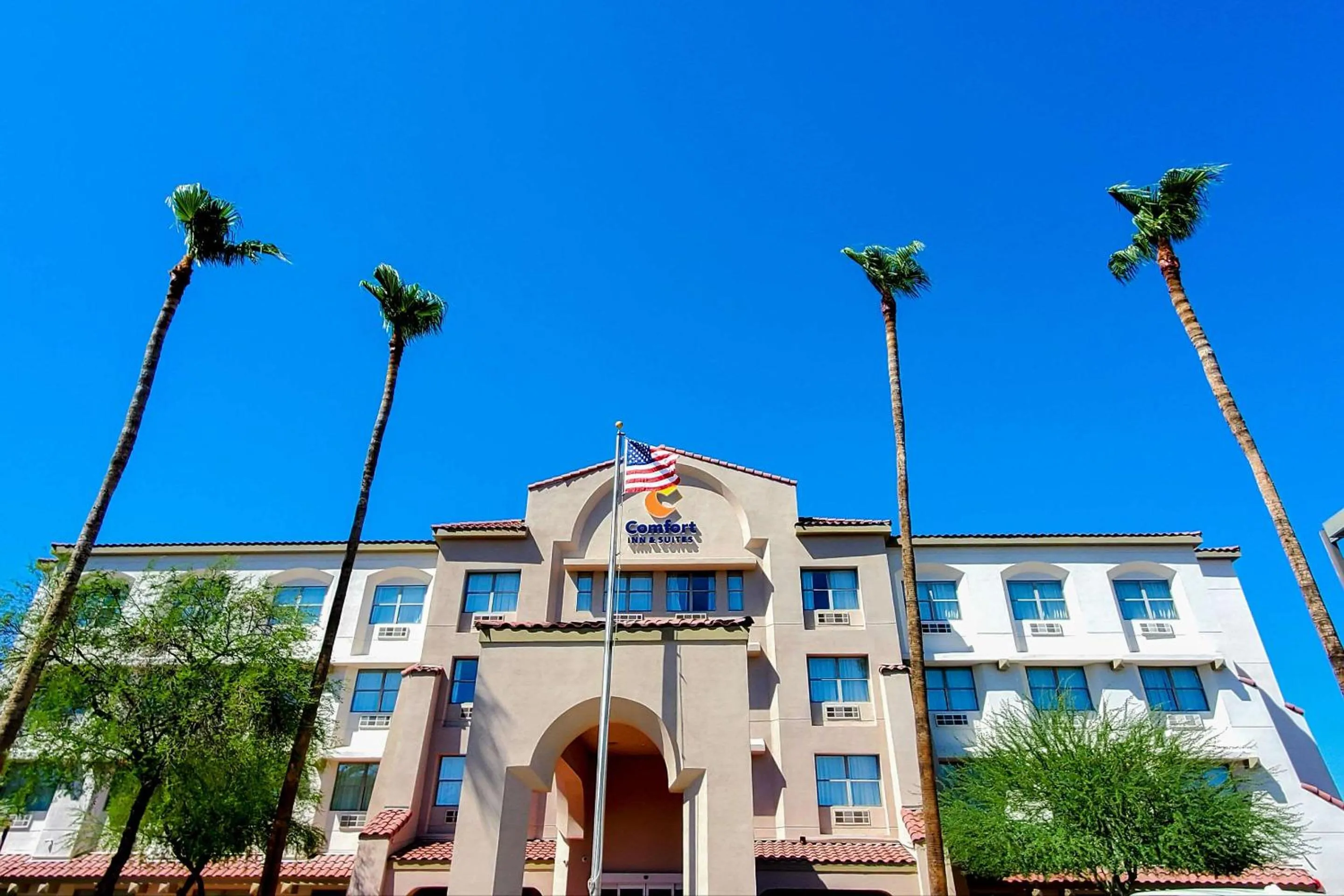 Property building in Comfort Inn & Suites Tempe Phoenix Sky Harbor Airport