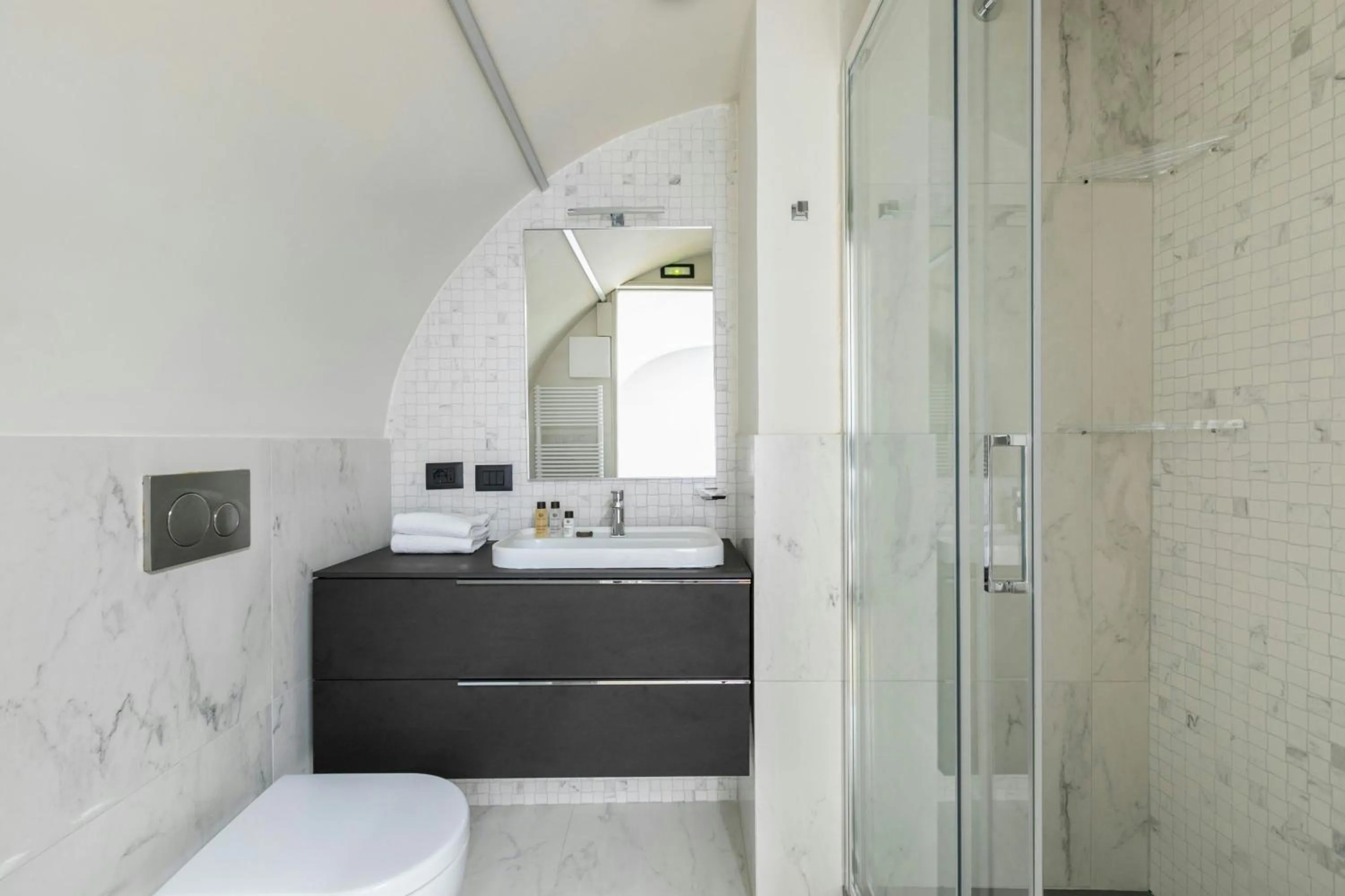 Bathroom in Sonder by Marriott Bonvoy Trastevere Apartments Piazza Trilussa
