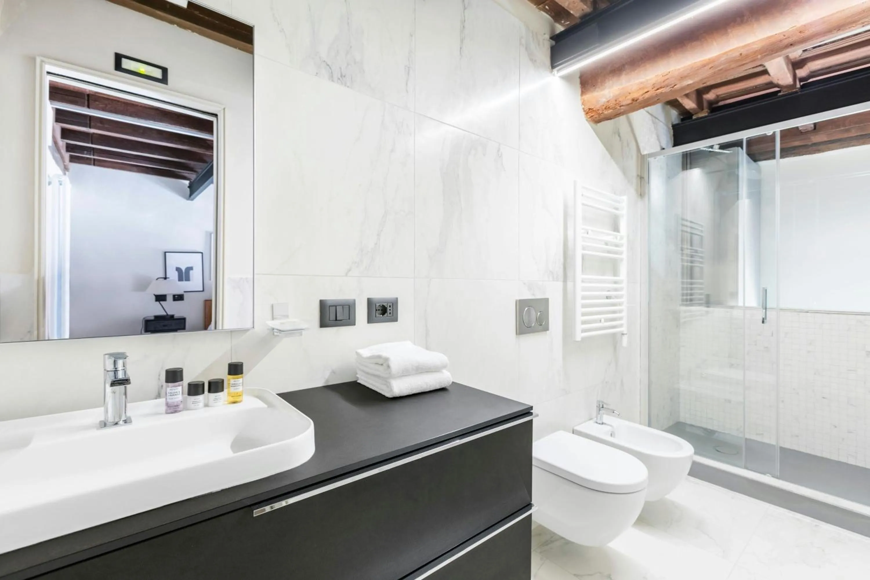 Bathroom in Sonder by Marriott Bonvoy Trastevere Apartments Piazza Trilussa