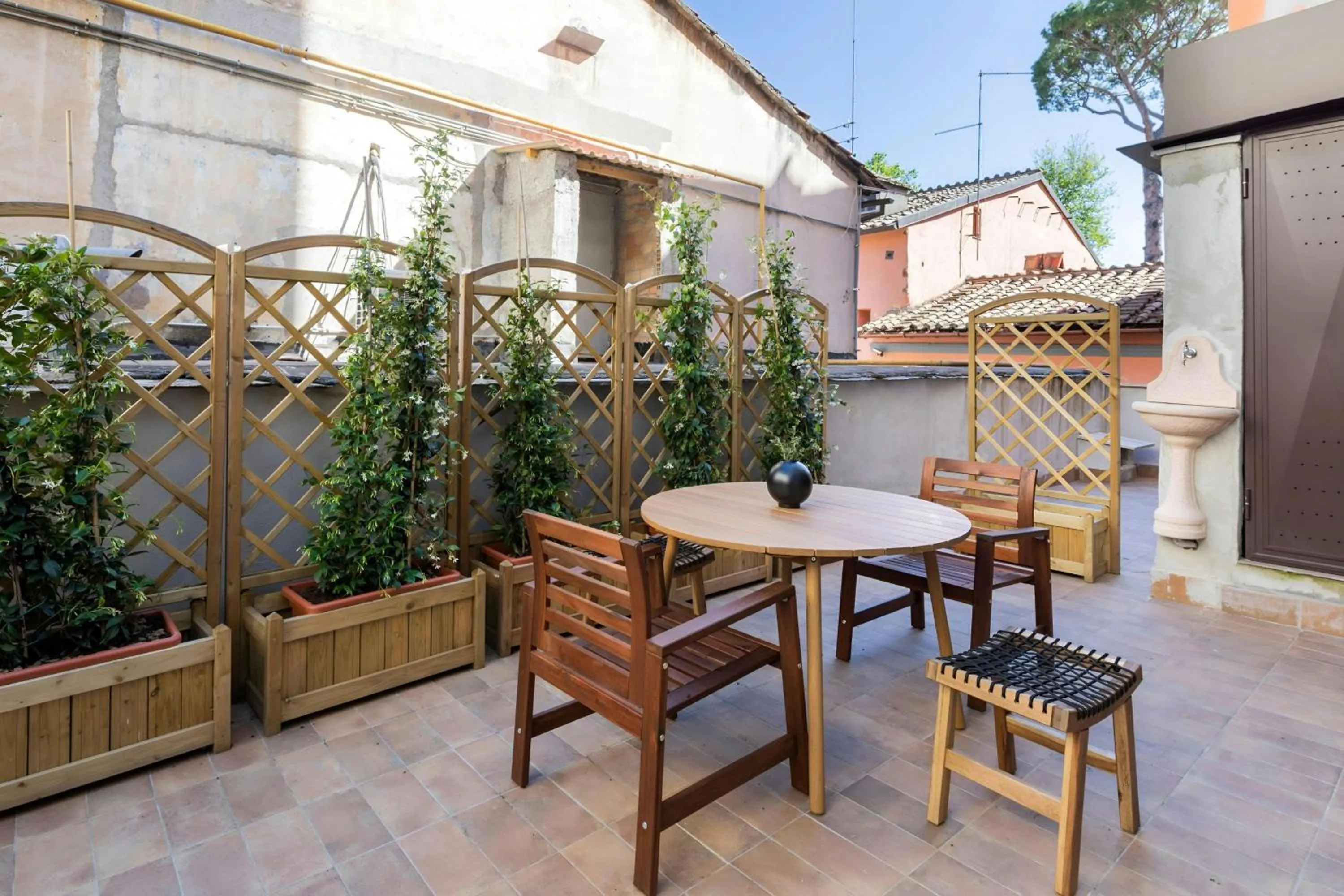 Photo of the whole room in Sonder by Marriott Bonvoy Trastevere Apartments Piazza Trilussa