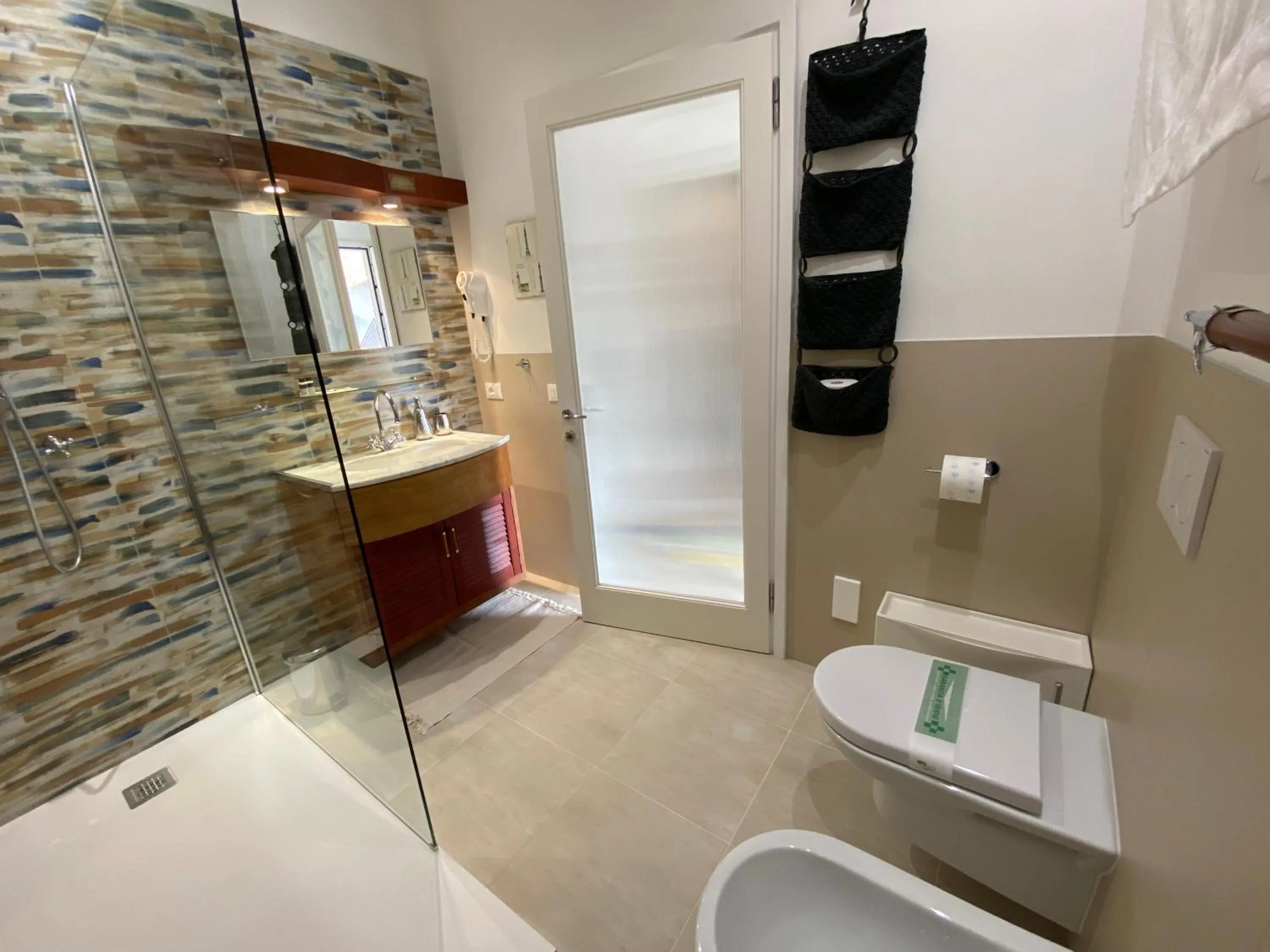 Bathroom in B&B and Sail