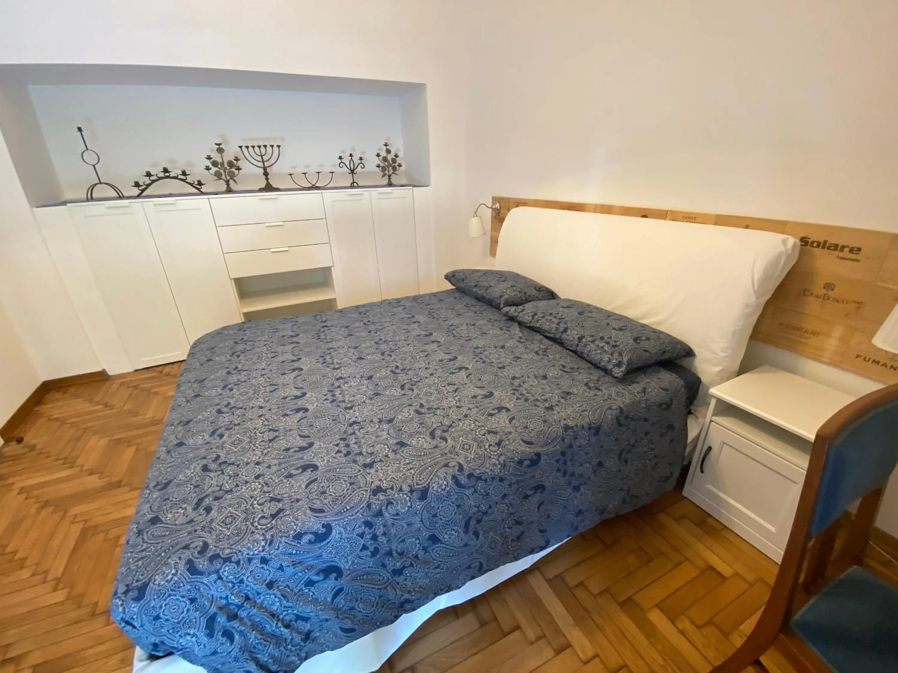 Bedroom, Bed in B&B and Sail