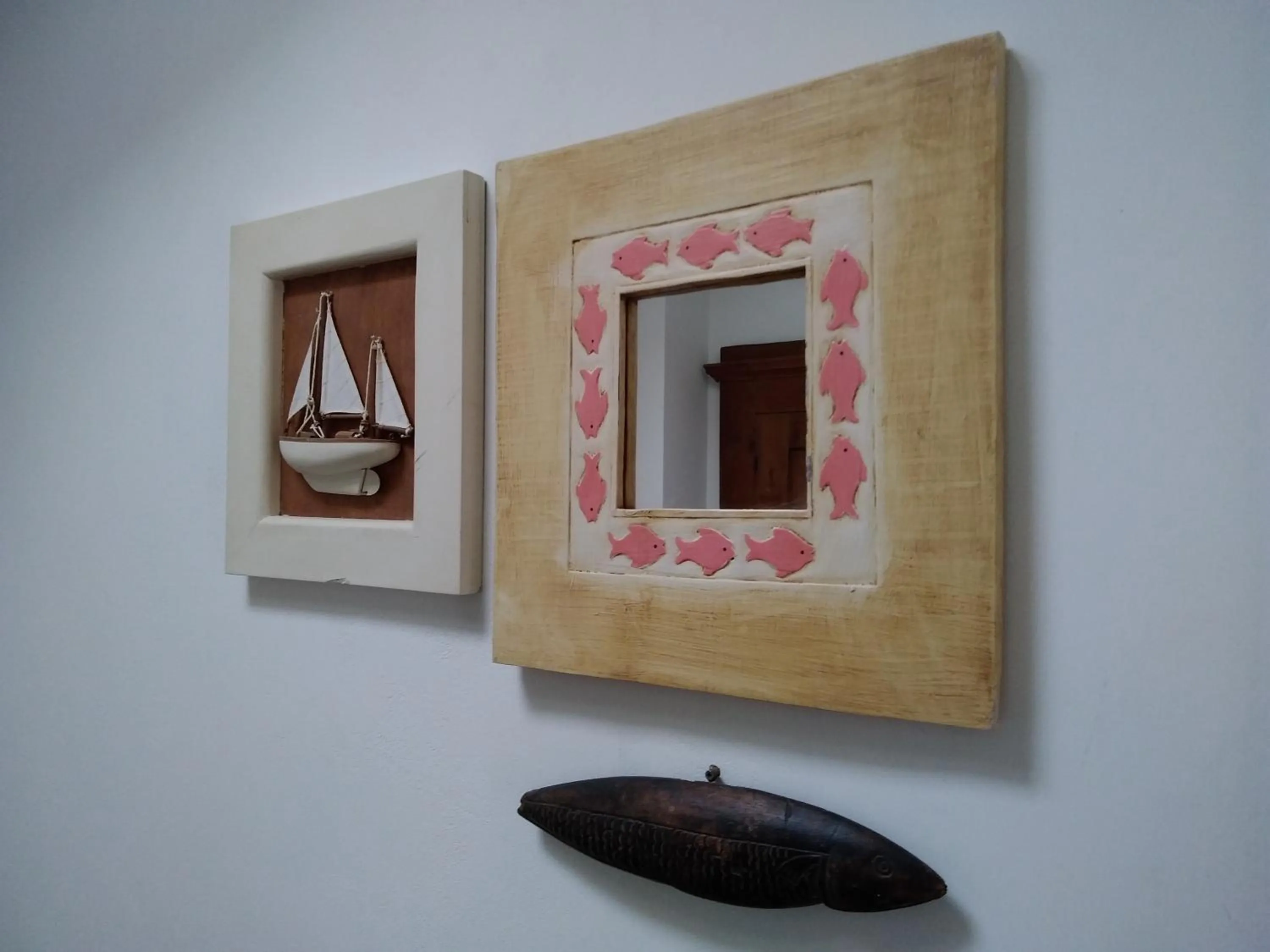 Decorative detail in B&B and Sail