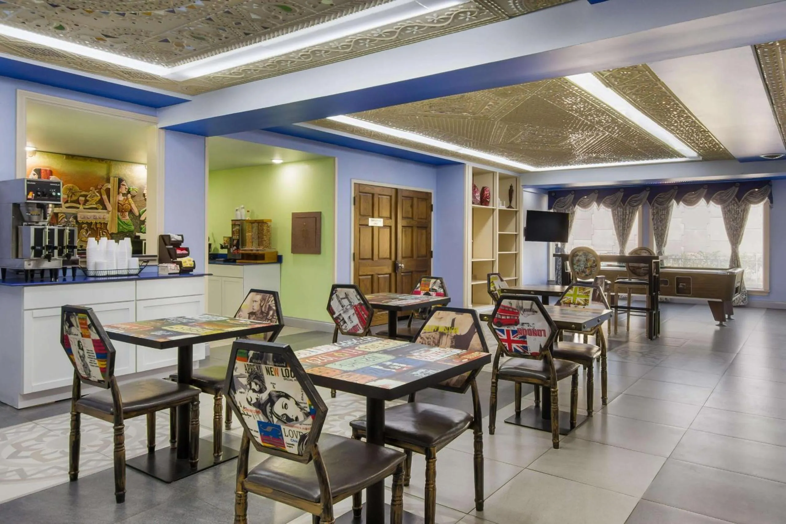 Restaurant/places to eat in One life studio and suites