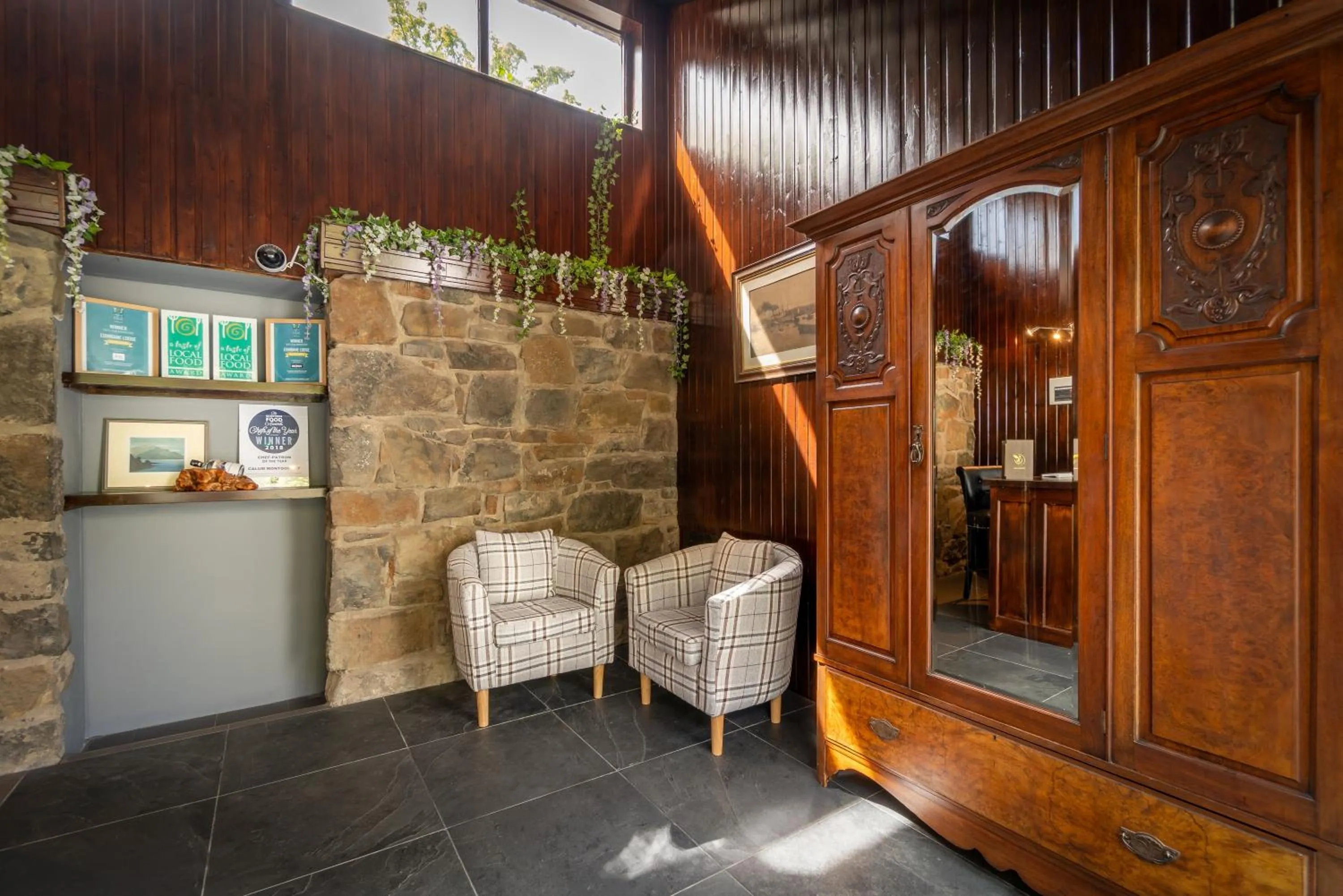 Lobby or reception in Edinbane Lodge