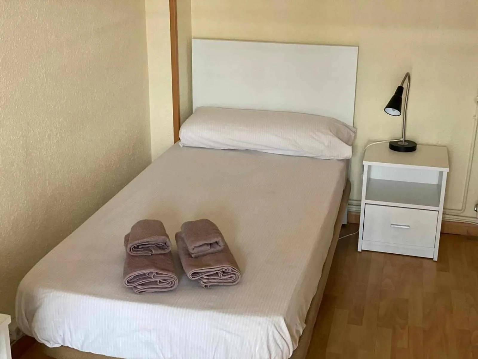 Bed in Residencia 12 OCTUBRE