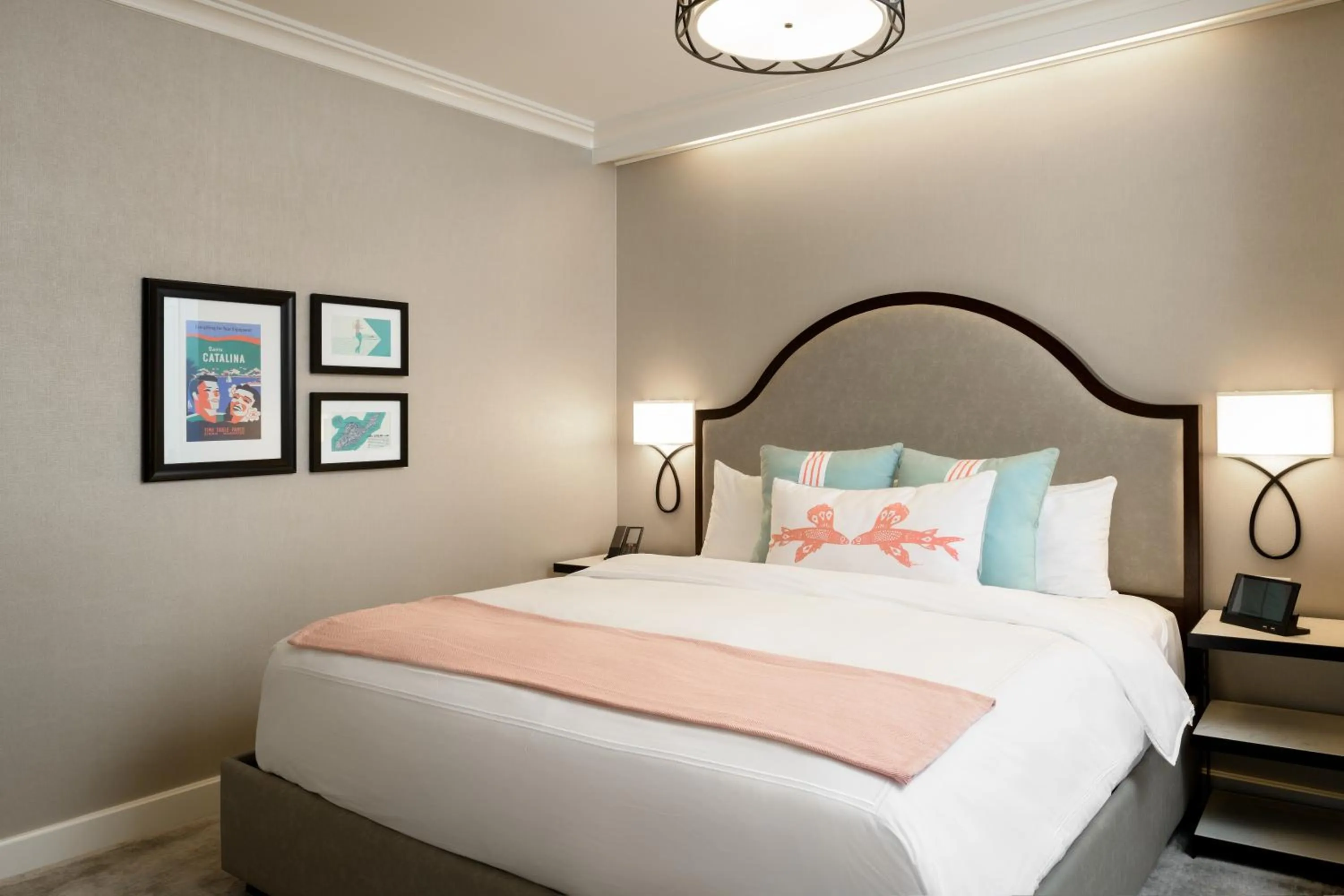 Bed in Hotel Atwater