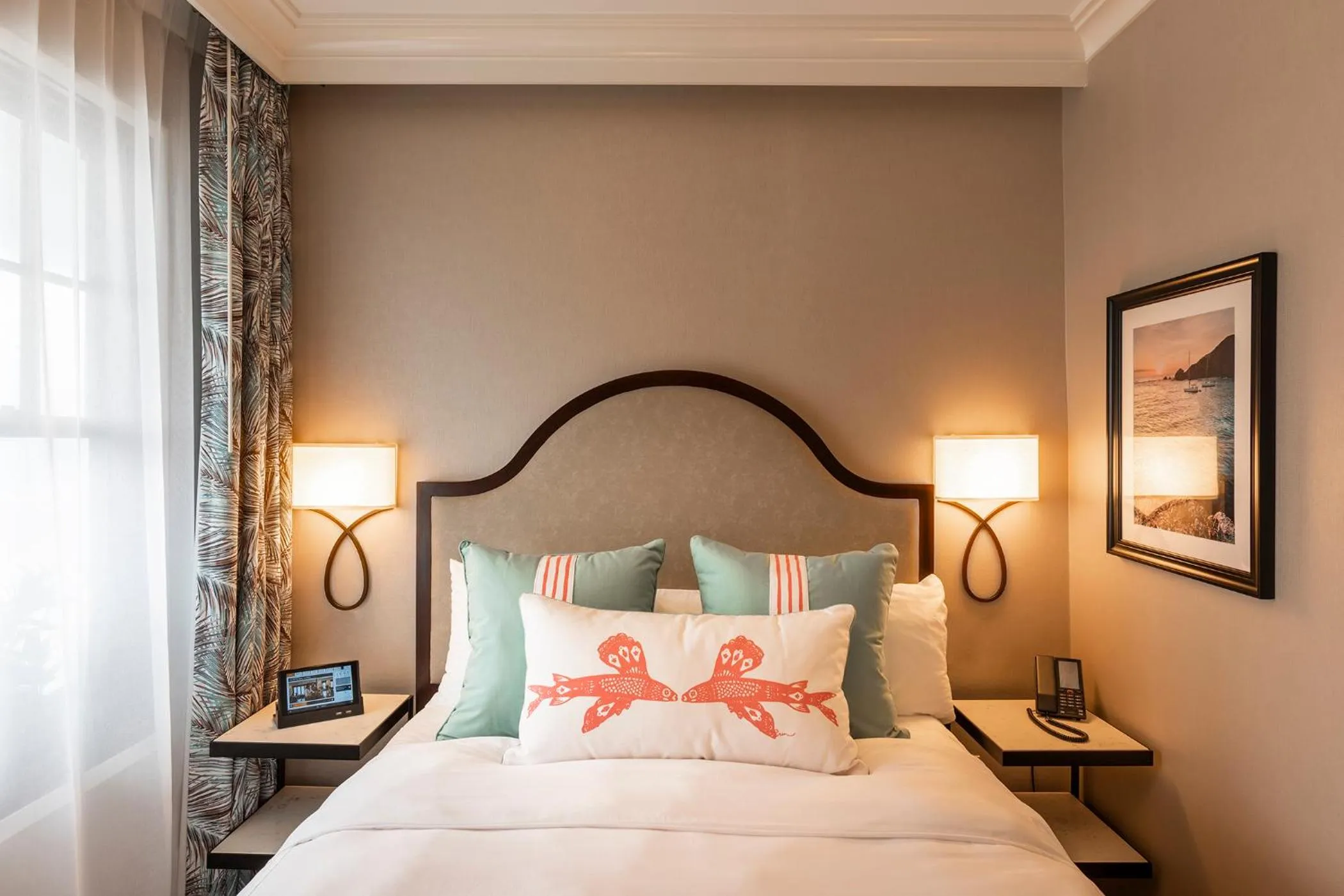 Bed in Hotel Atwater