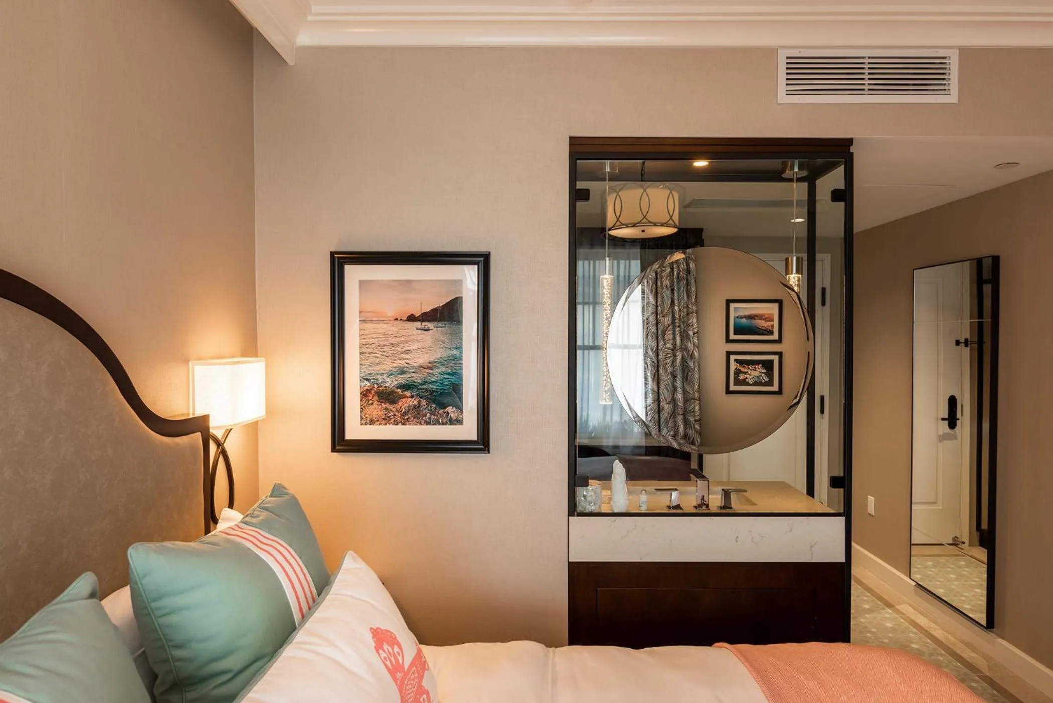 Bed in Hotel Atwater