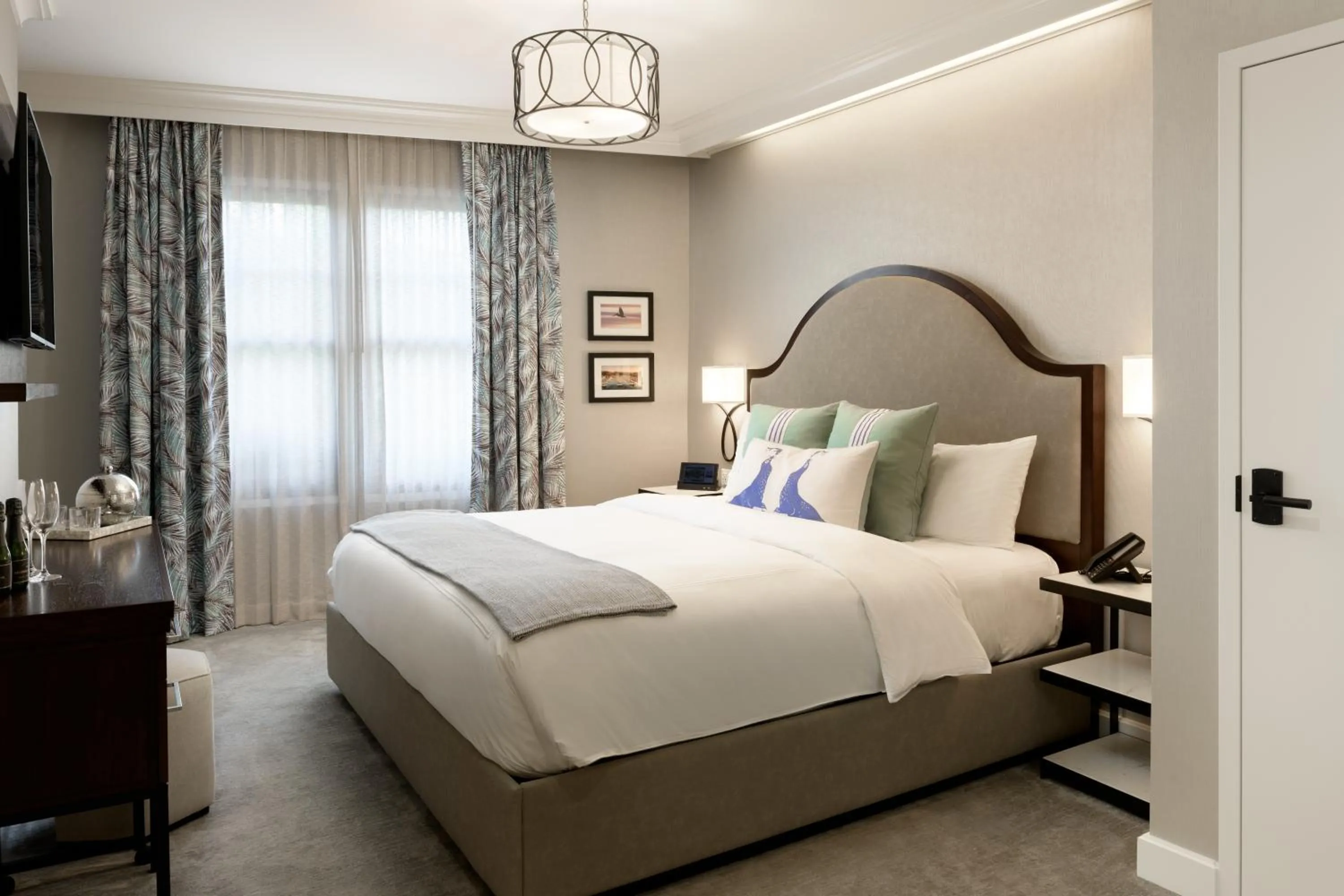 Bed in Hotel Atwater