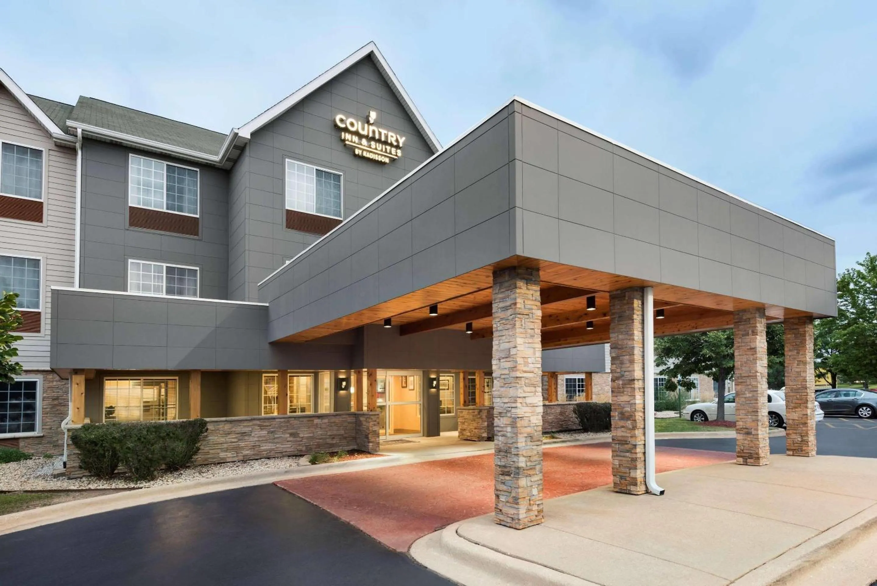 Property building in Country Inn & Suites by Radisson, Romeoville - Bolingbrook