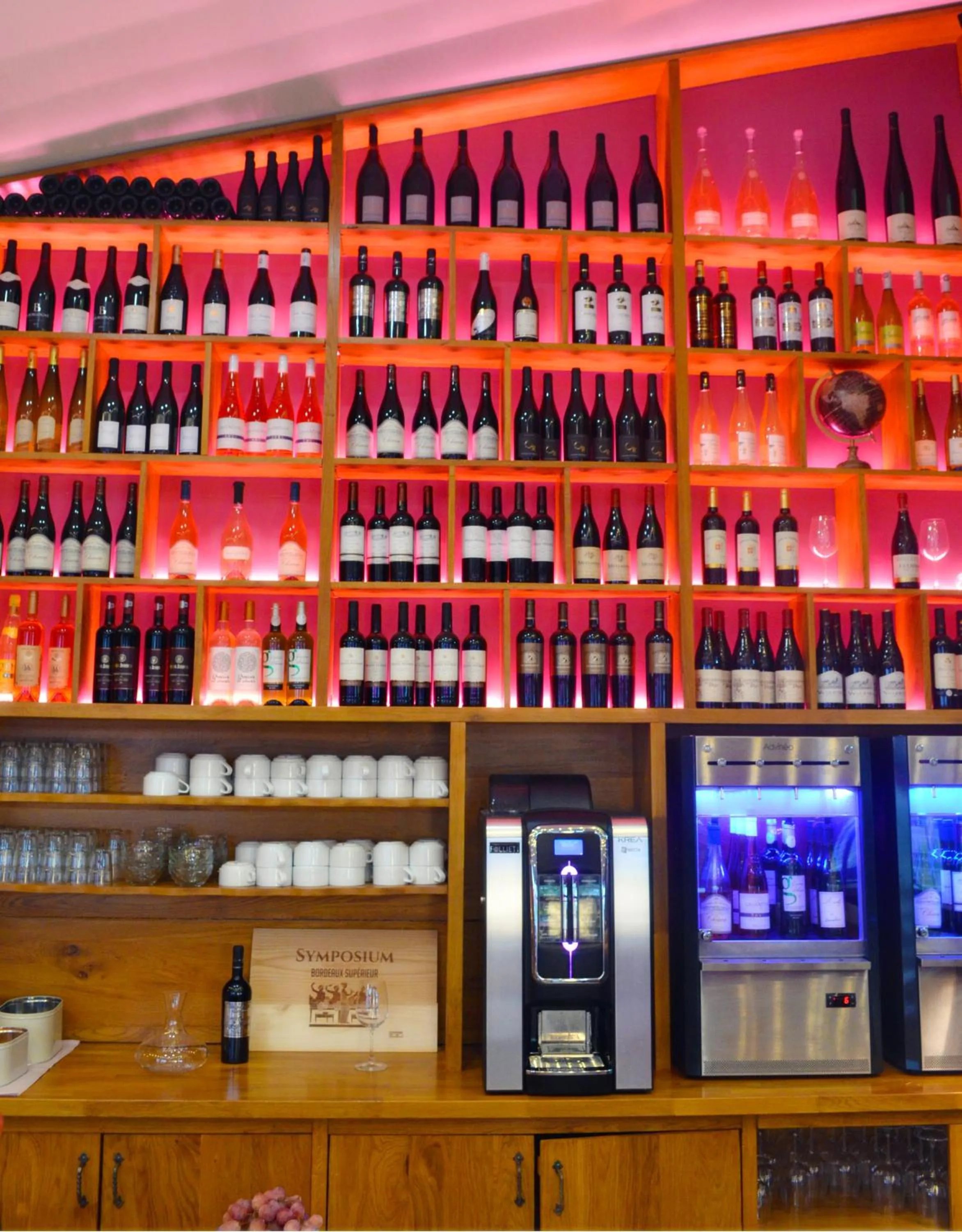 Restaurant/places to eat in FH Confort Hotel Orléans Co'met