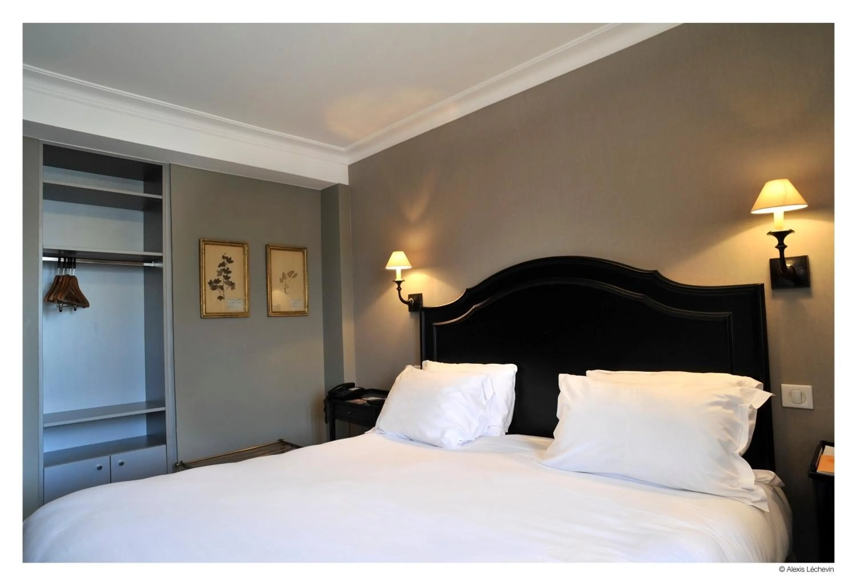 Bedroom, Bed in Hotel De La Treille