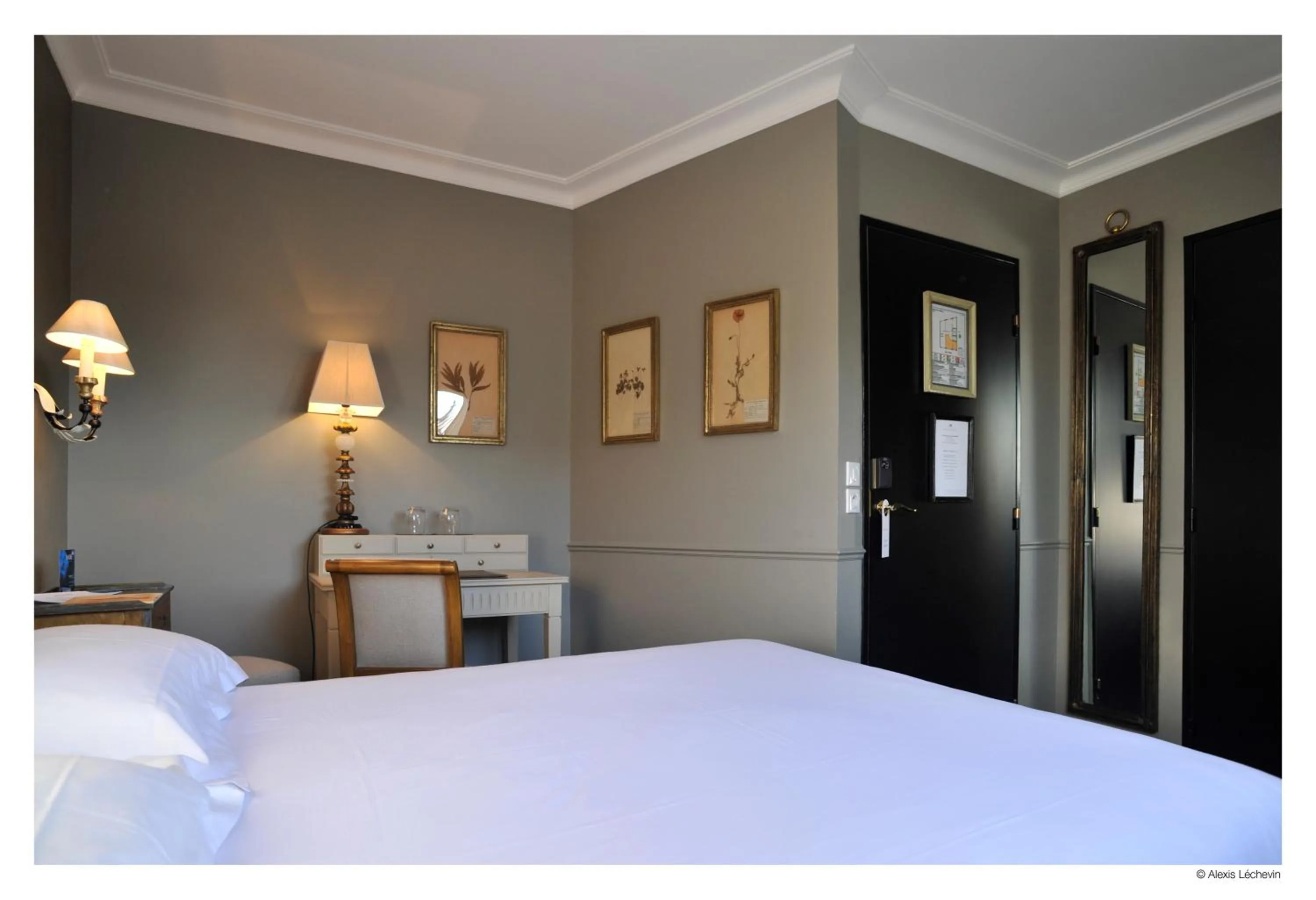 Bedroom, Bed in Hotel De La Treille