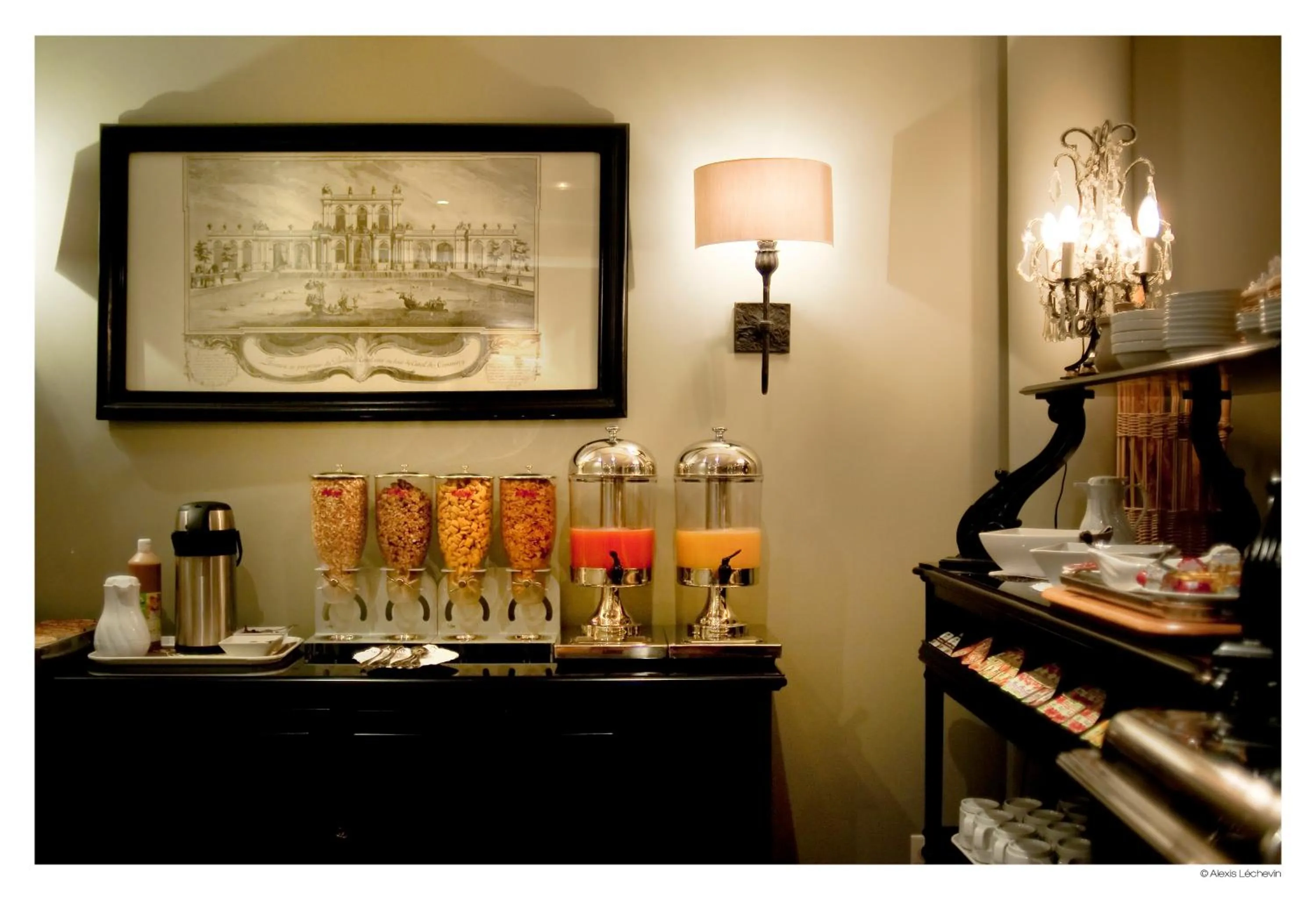 Restaurant/places to eat in Hotel De La Treille