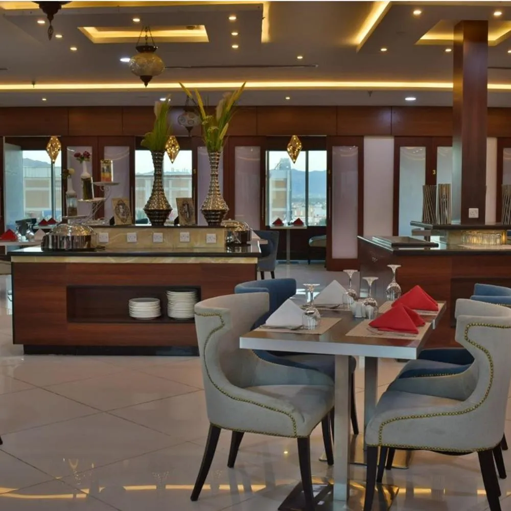Restaurant/places to eat in The District Hotel Najran