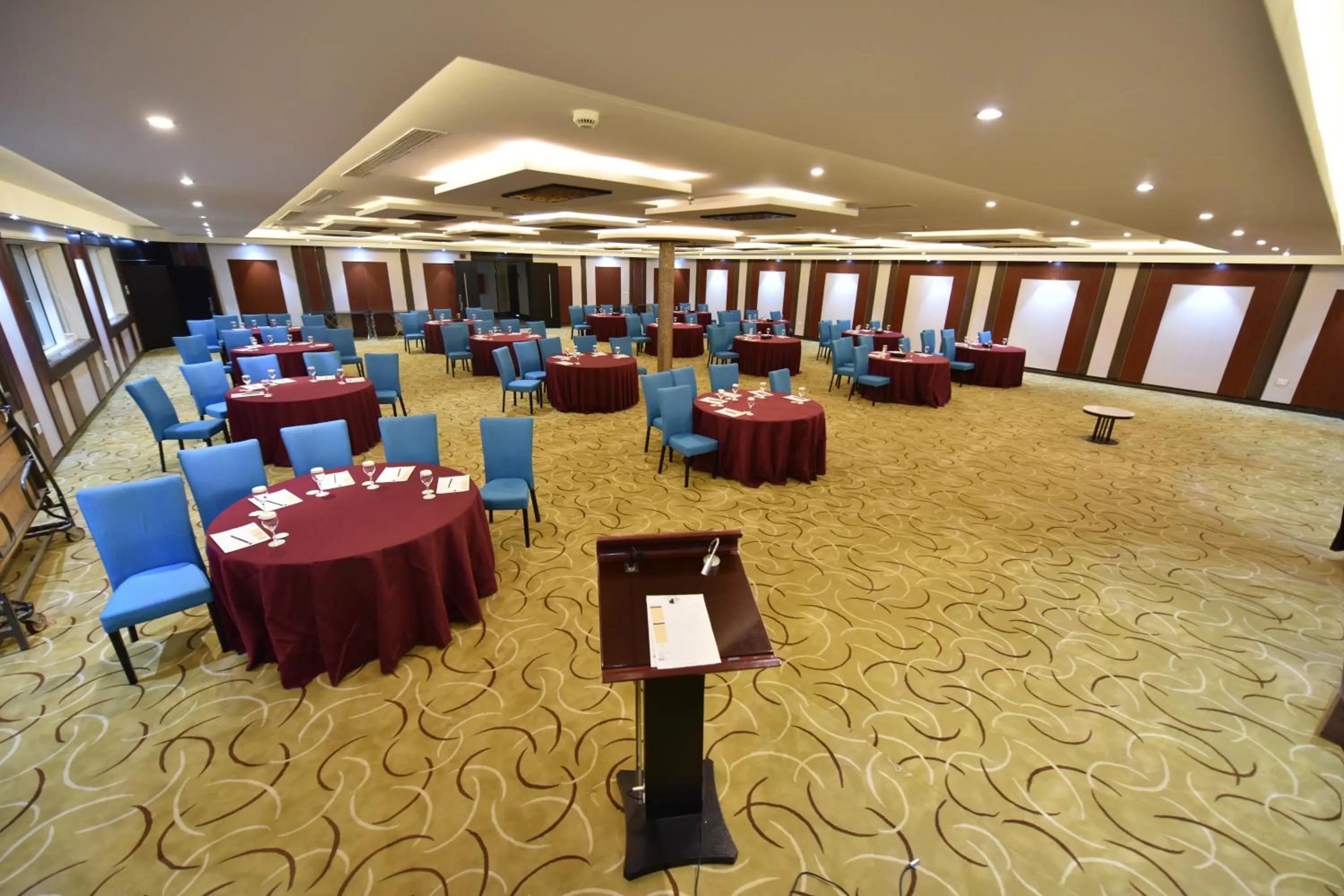 Restaurant/places to eat in The District Hotel Najran