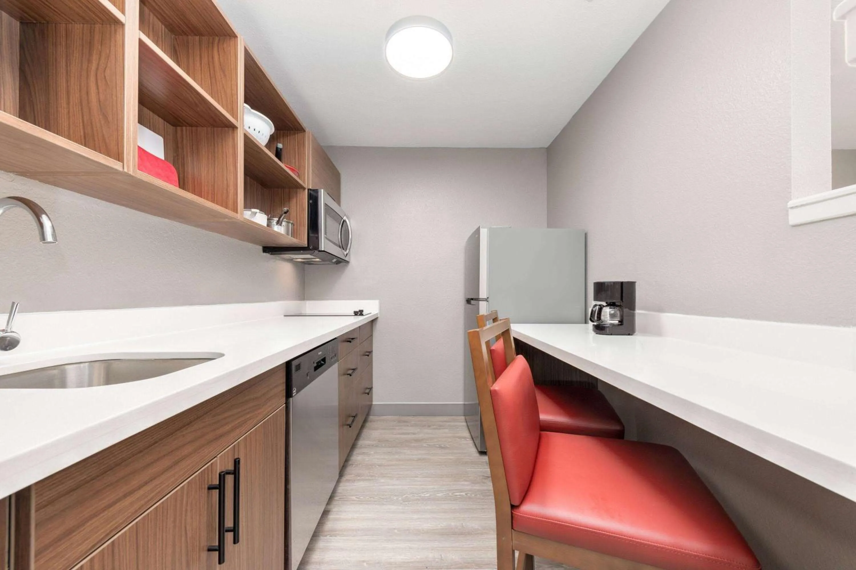 Photo of the whole room in Baymont by Wyndham Bedford-Dallas