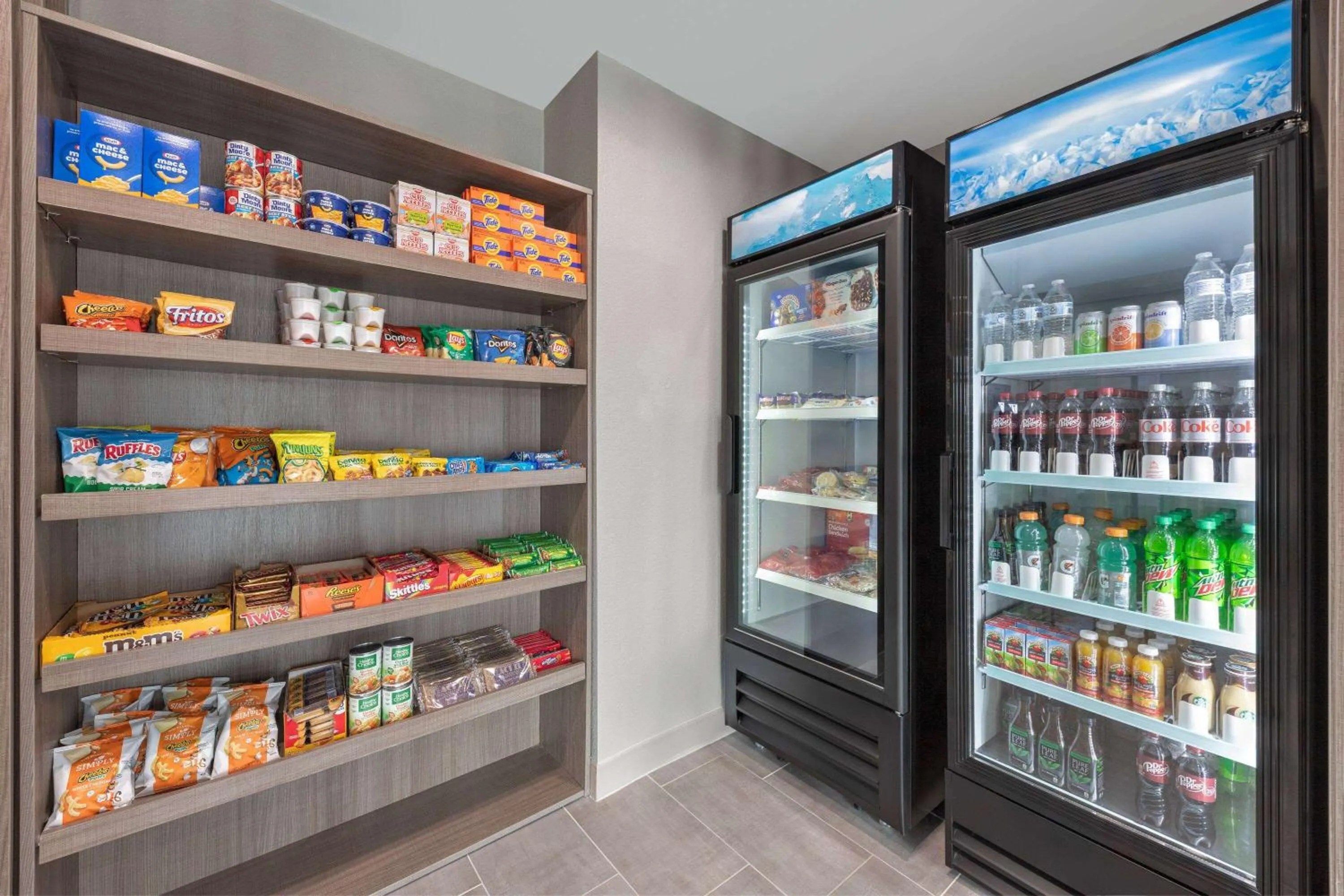 Food and drinks in Baymont by Wyndham Bedford-Dallas