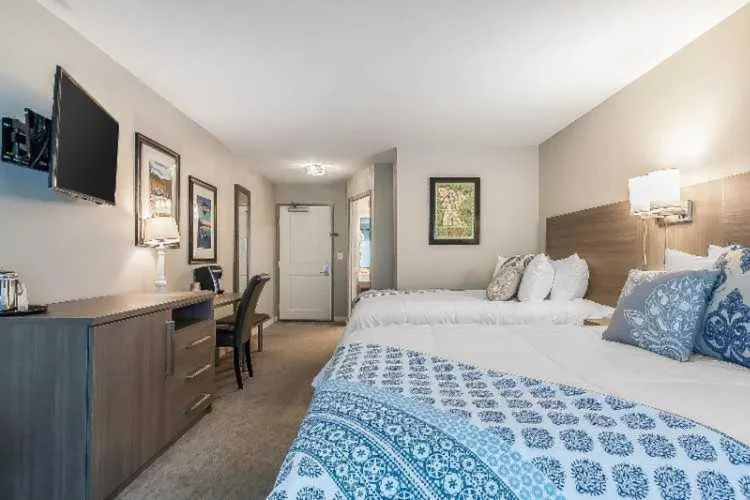 Bed in Lakes Inn at Dunvilla