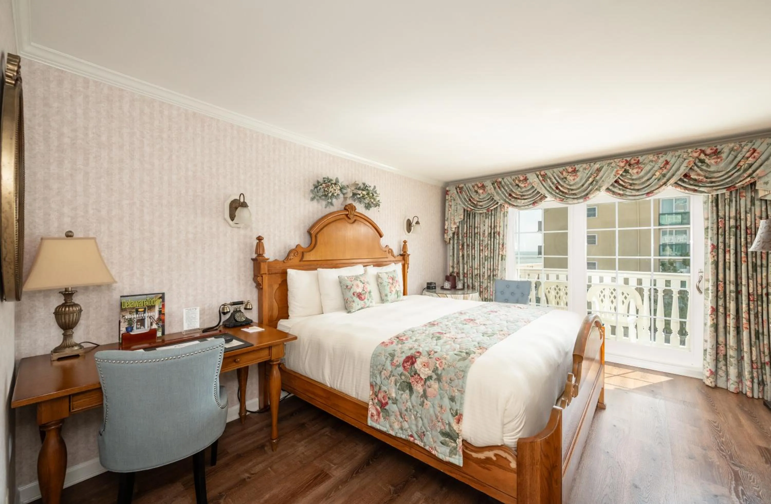 Bed in Boardwalk Plaza Hotel