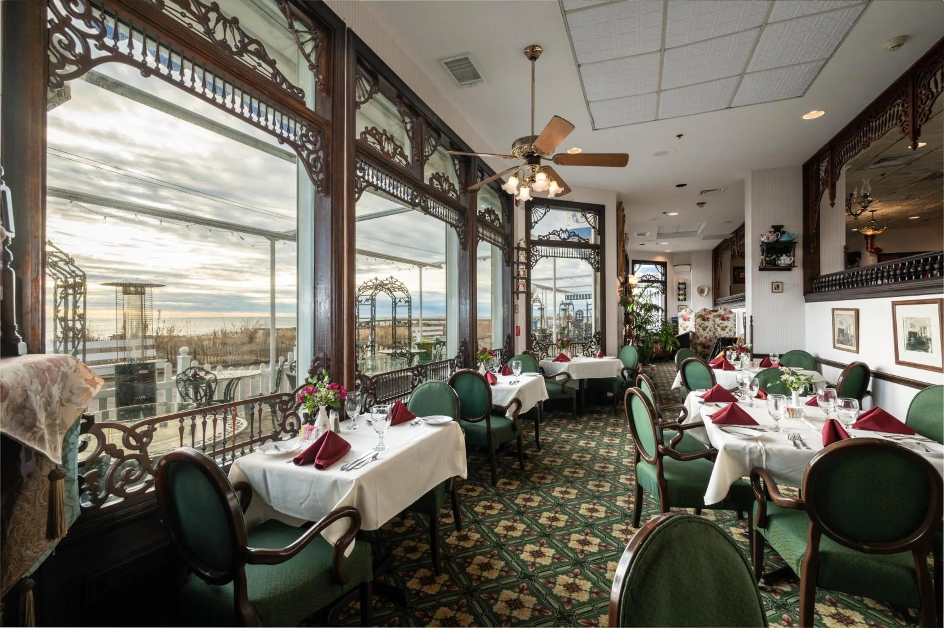 Restaurant/places to eat in Boardwalk Plaza Hotel