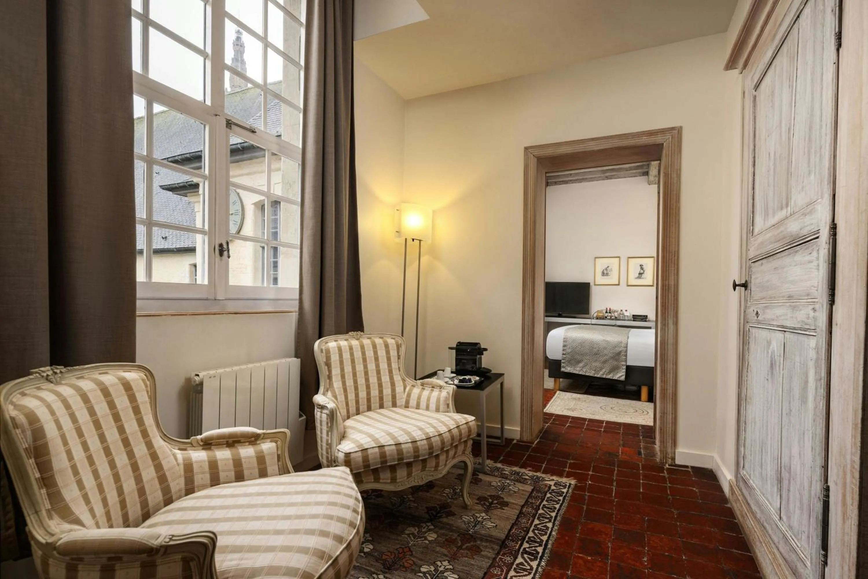 Photo of the whole room, Bed in L'Hermitage Gantois, Autograph Collection