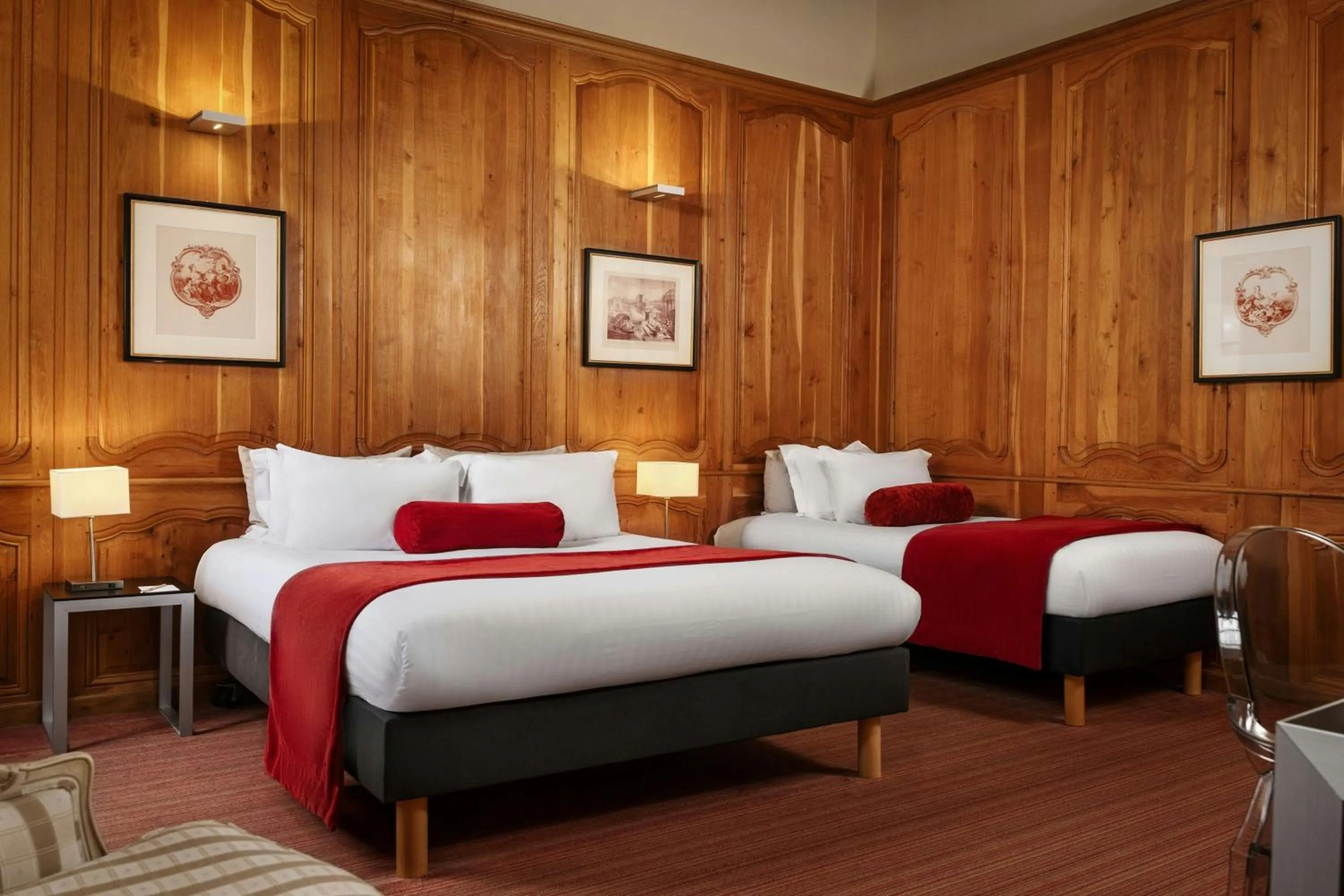 Photo of the whole room, Bed in L'Hermitage Gantois, Autograph Collection