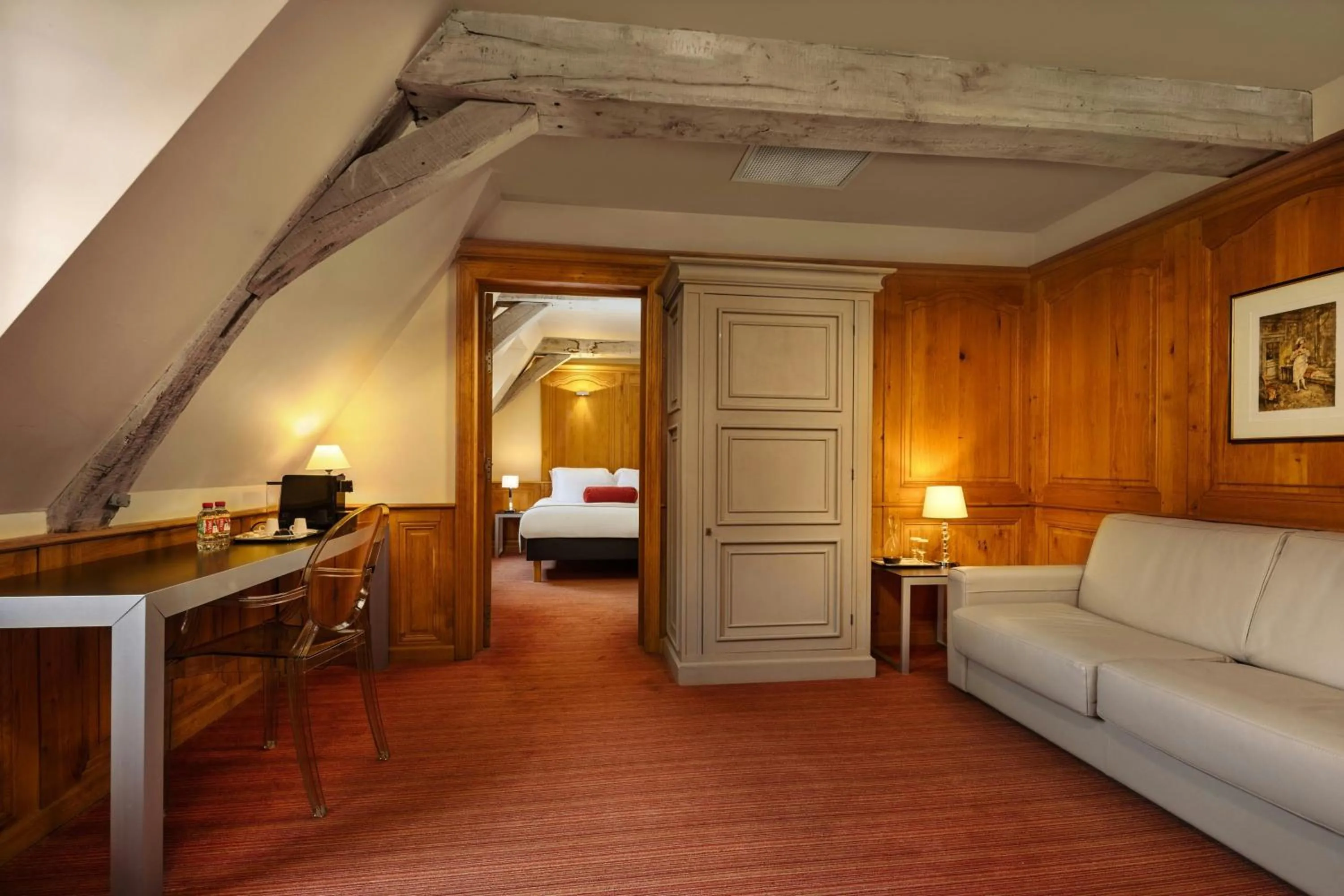 Photo of the whole room, Bed in L'Hermitage Gantois, Autograph Collection