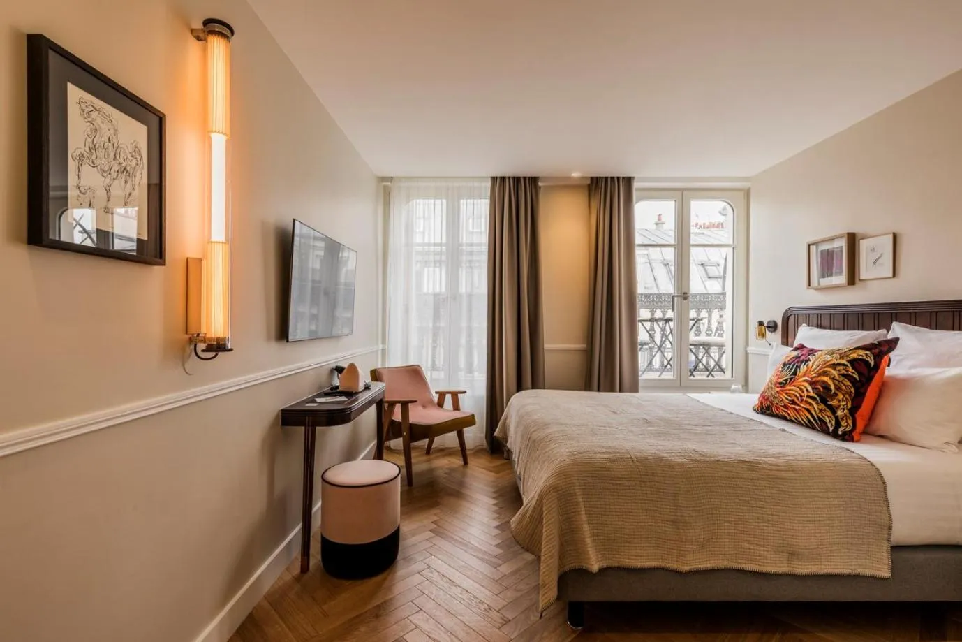 Photo of the whole room, Bed in Hôtel Chamar