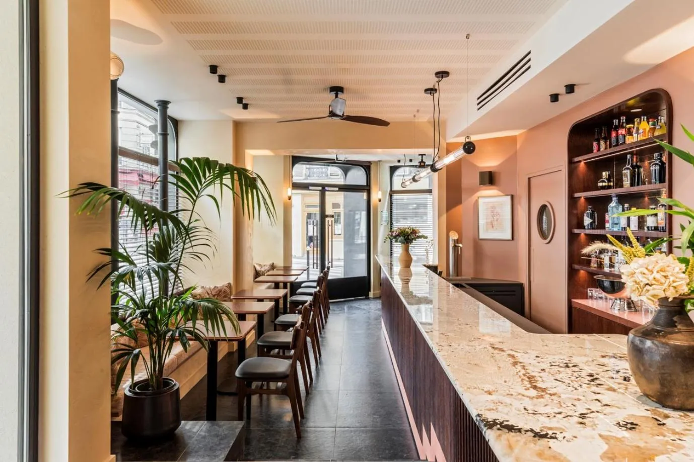 Lounge or bar in Hôtel Chamar