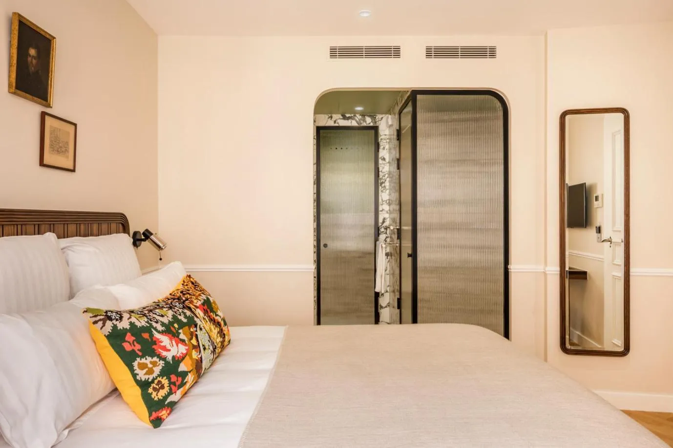 Bedroom, Bed in Hôtel Chamar