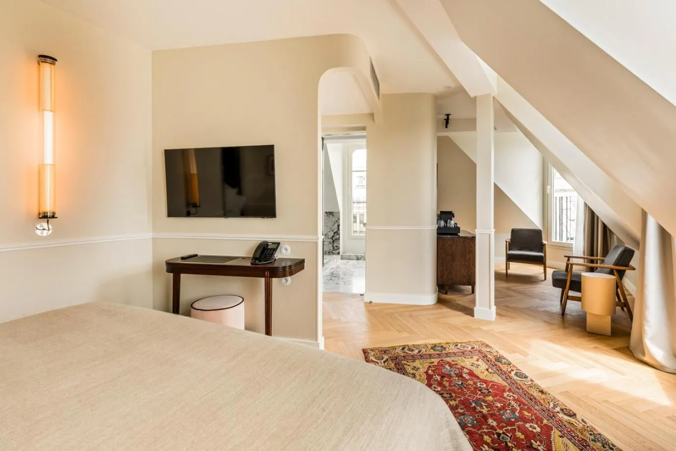 Photo of the whole room, Bed in Hôtel Chamar