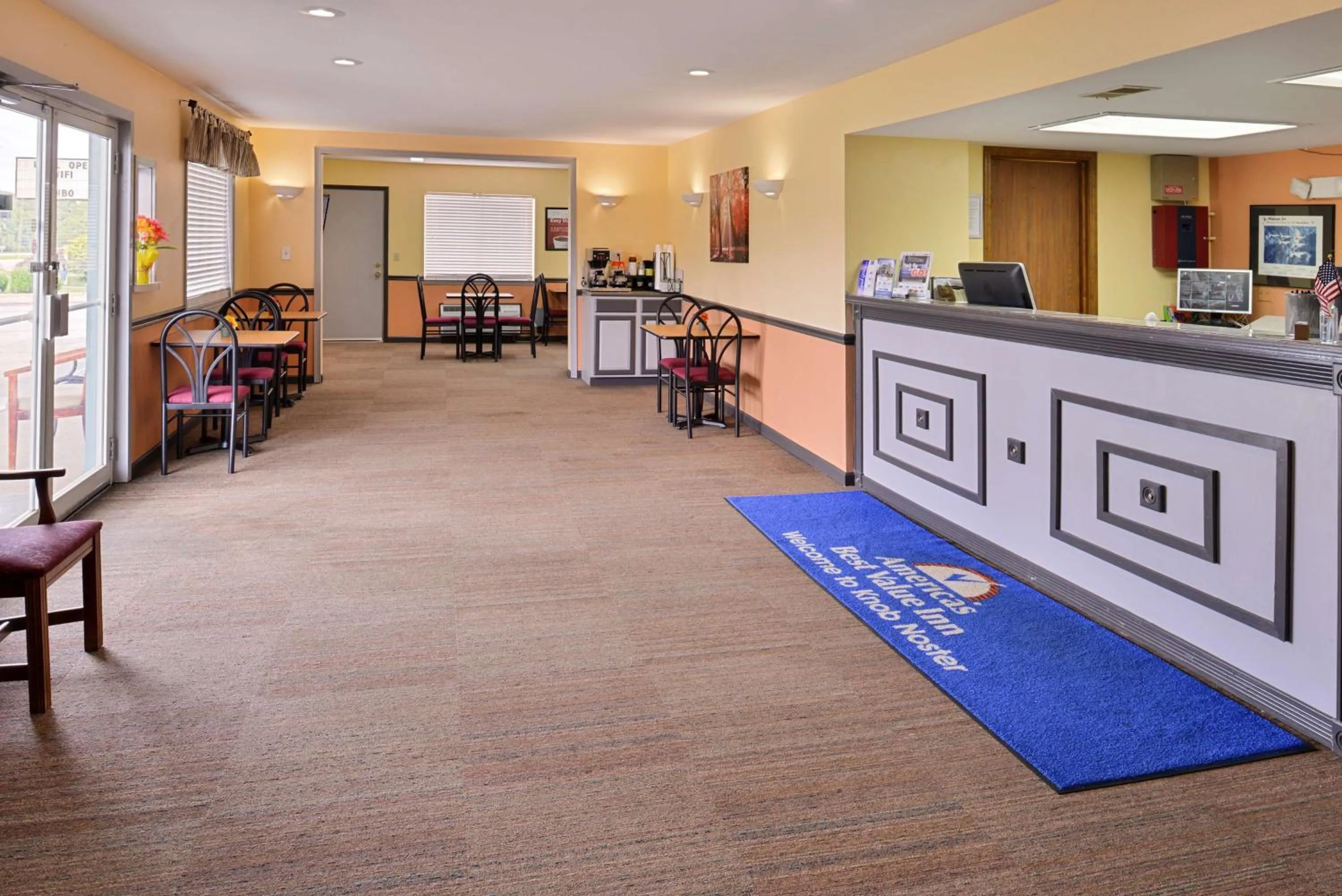 Lobby or reception in Americas Best Value Inn Knob Noster