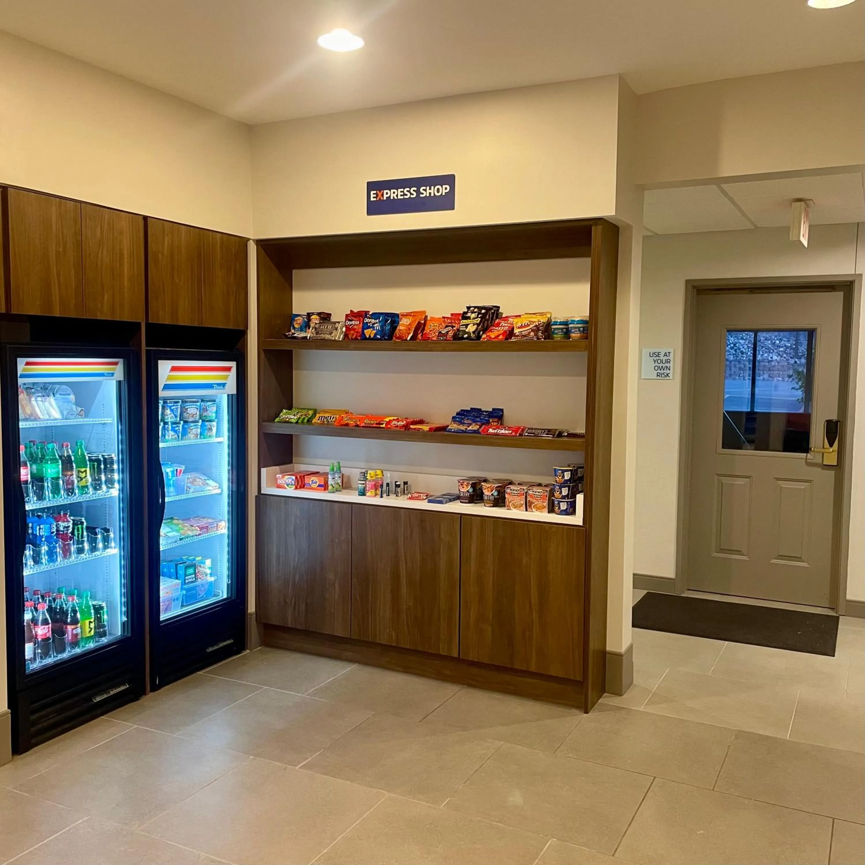 Food and drinks in Holiday Inn Express & Suites Marquette by IHG