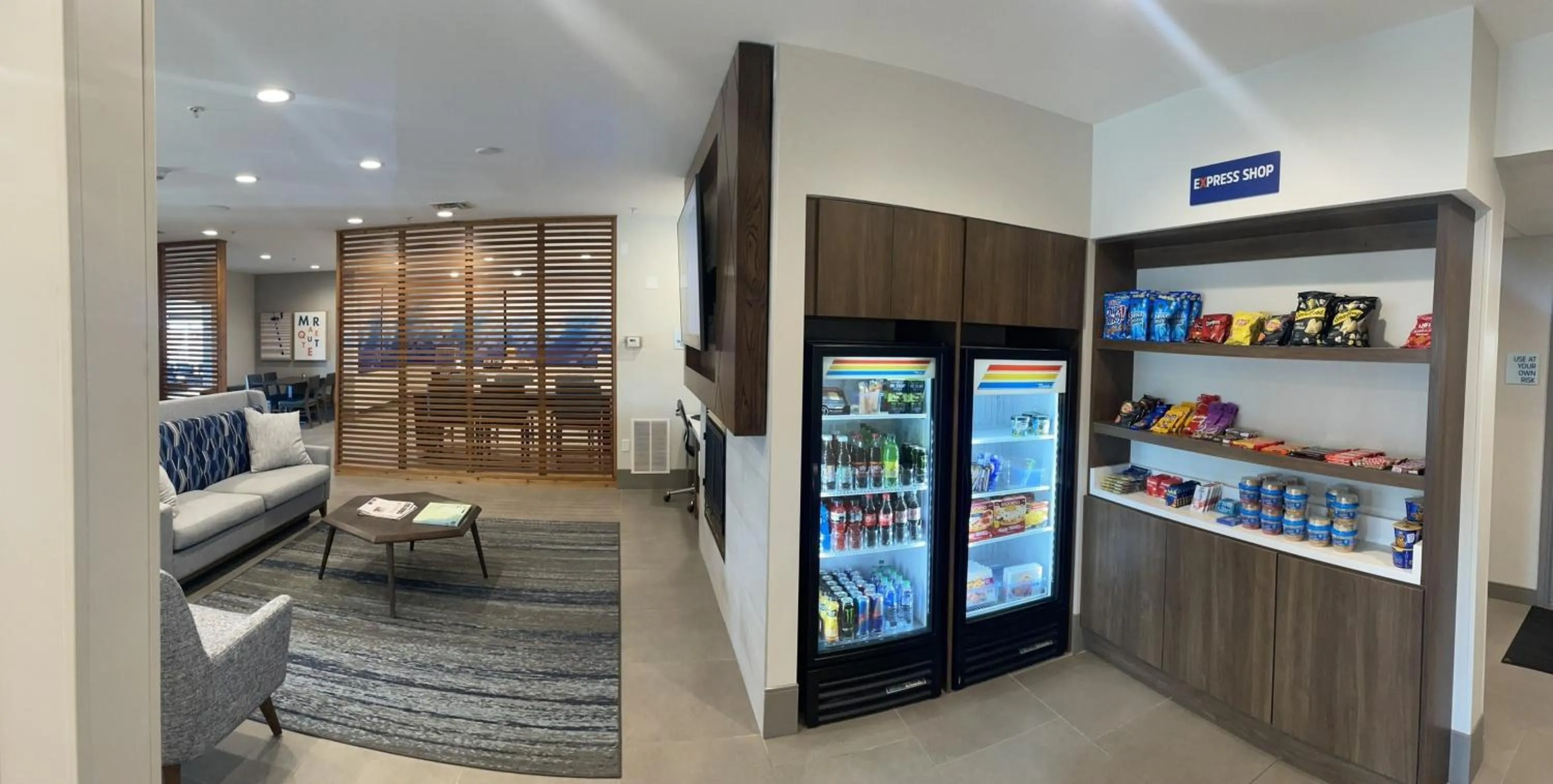 Food and drinks in Holiday Inn Express & Suites Marquette by IHG